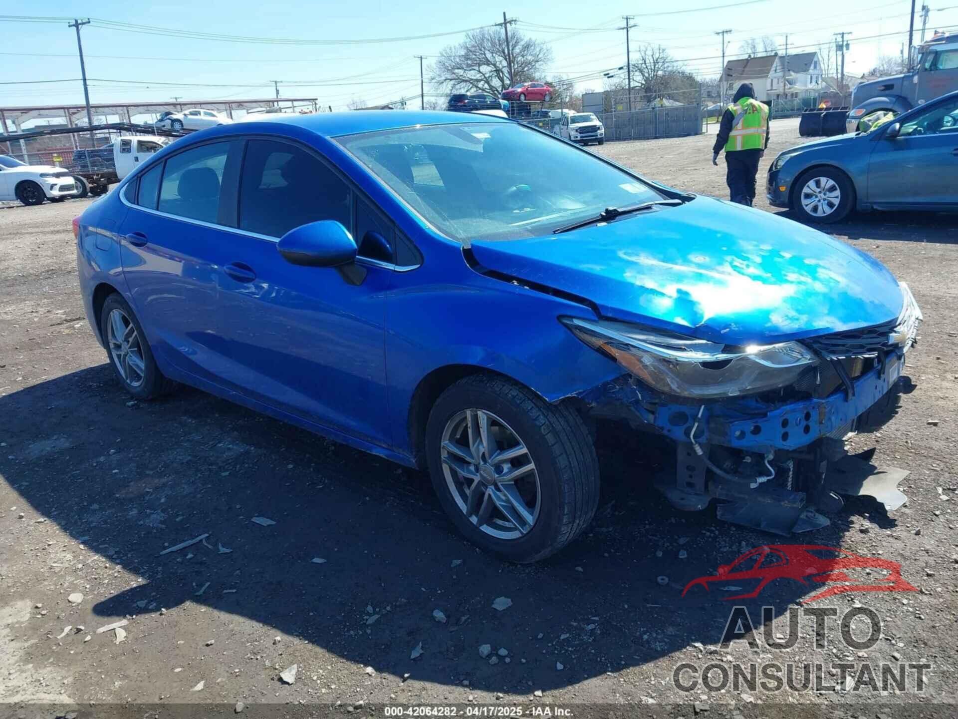 CHEVROLET CRUZE 2018 - 1G1BE5SM8J7105300