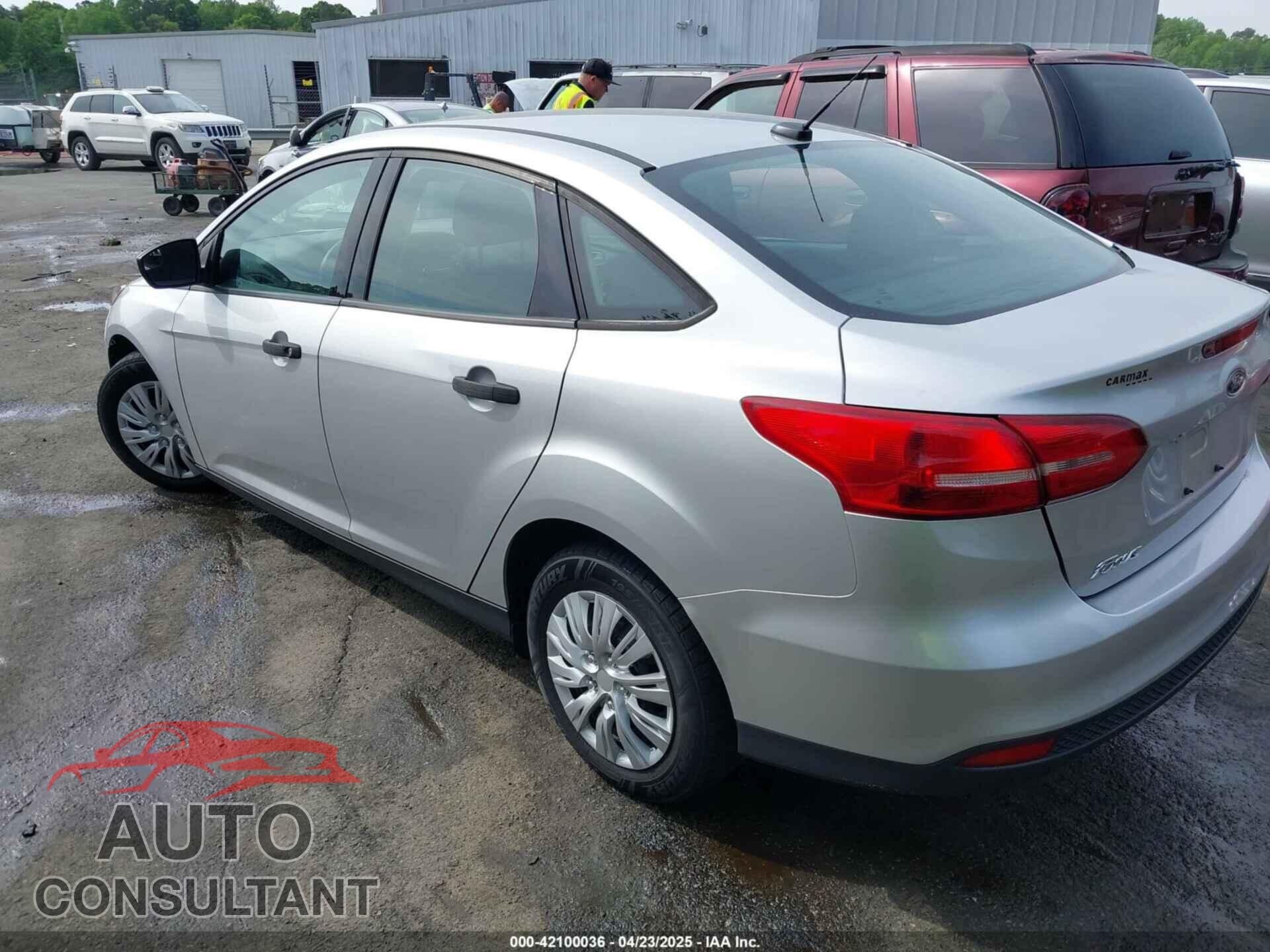 FORD FOCUS 2017 - 1FADP3E21HL241557