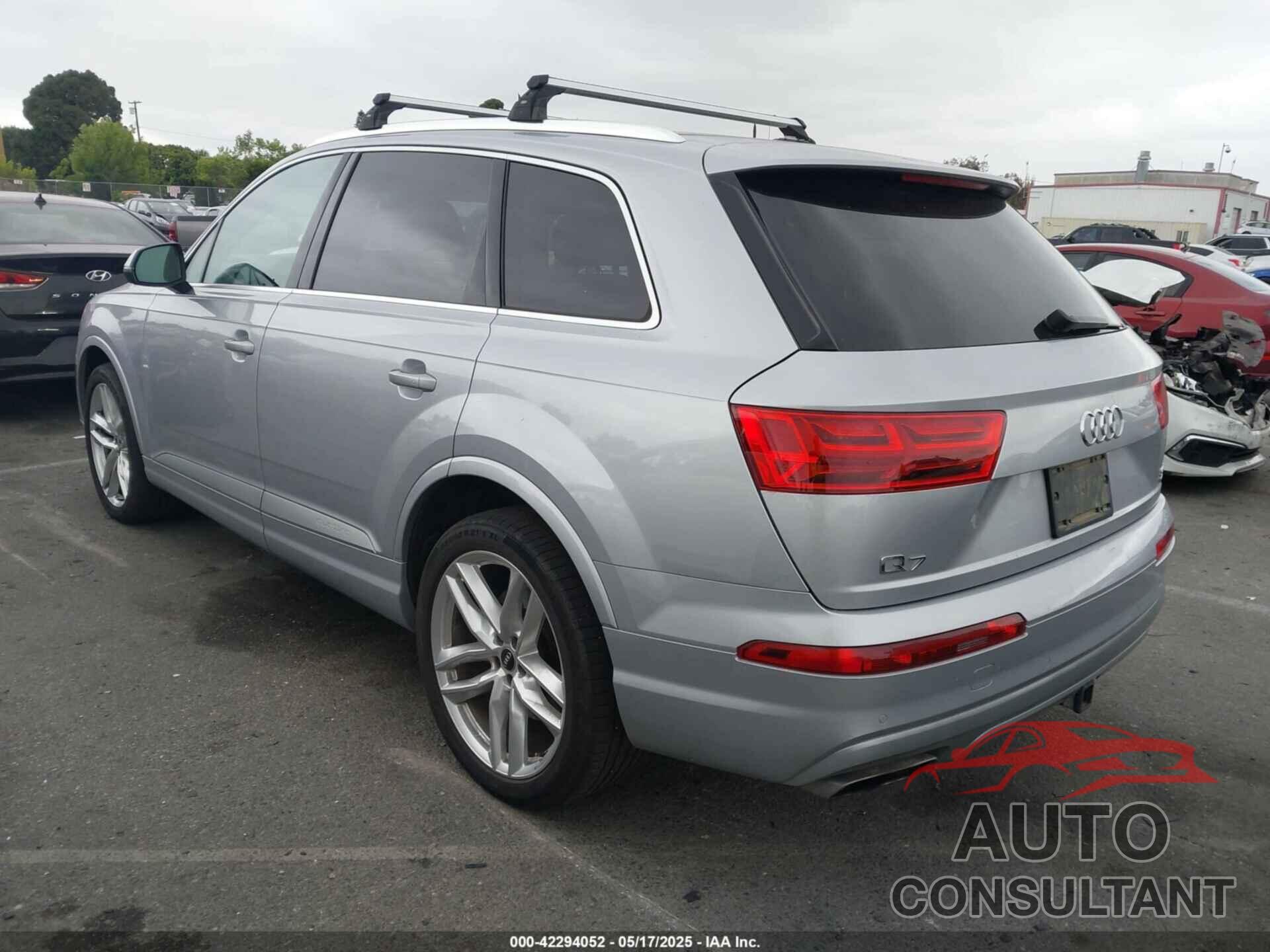 AUDI Q7 2018 - WA1VAAF77JD028847