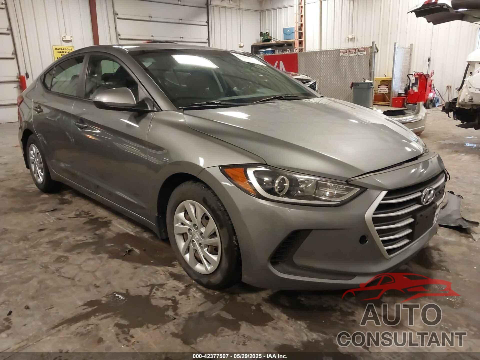 HYUNDAI ELANTRA 2018 - KMHD74LF3JU613112
