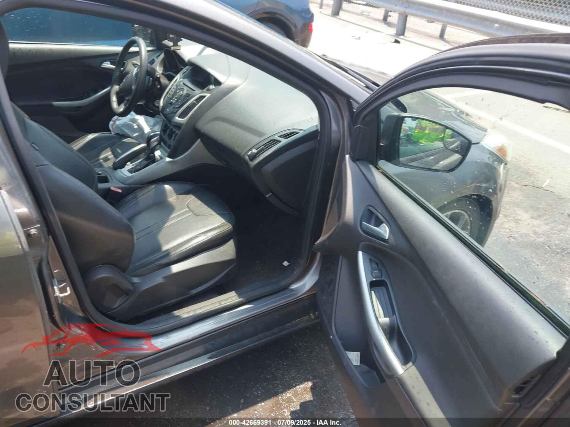 FORD FOCUS 2013 - 1FADP3K28DL298207