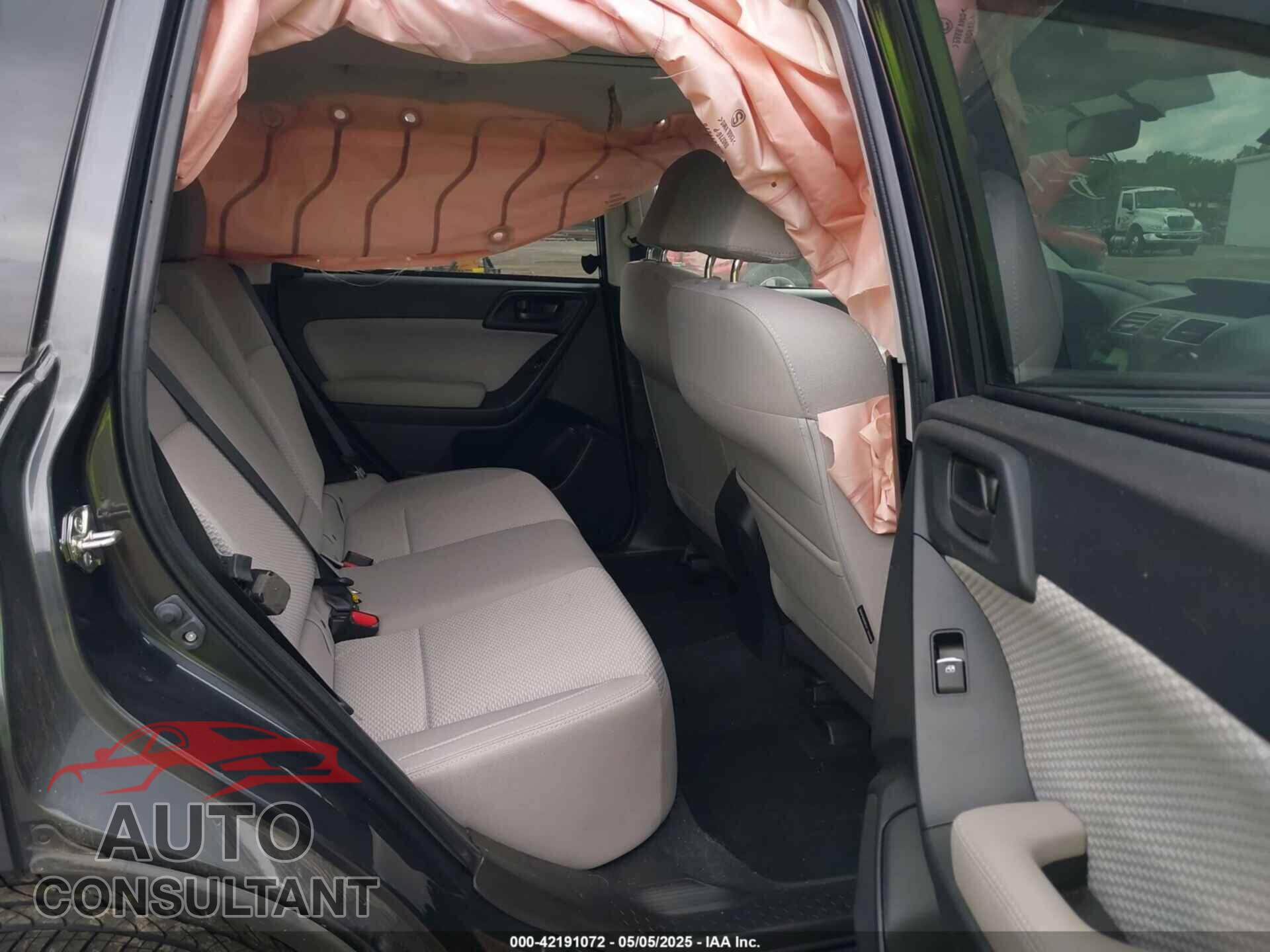 SUBARU FORESTER 2017 - JF2SJAEC1HH452908