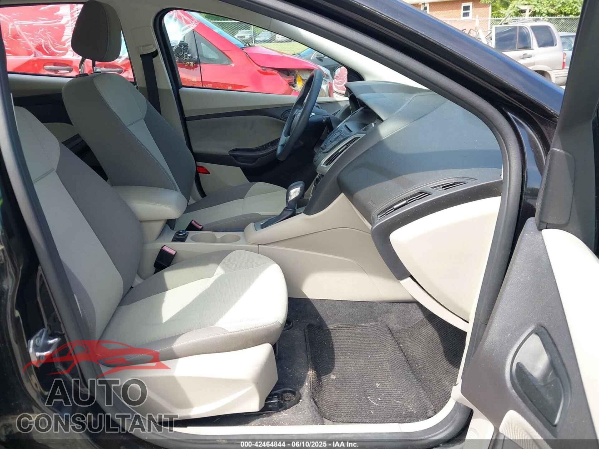 FORD FOCUS 2012 - 1FAHP3K28CL344182