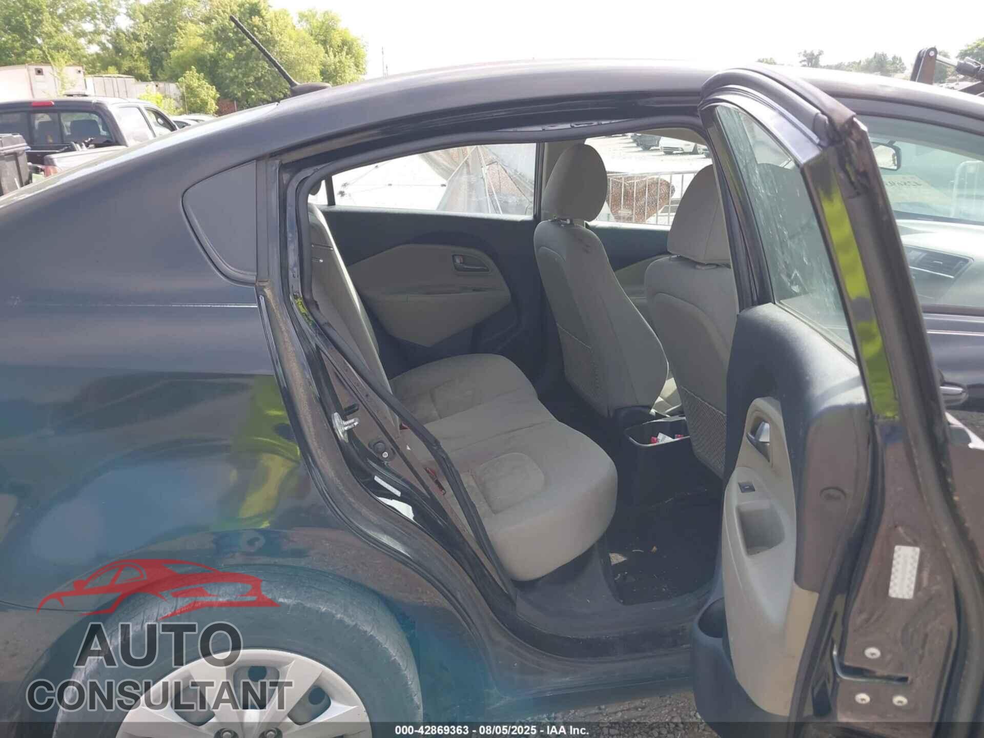 KIA RIO 2014 - KNADM4A35E6349761