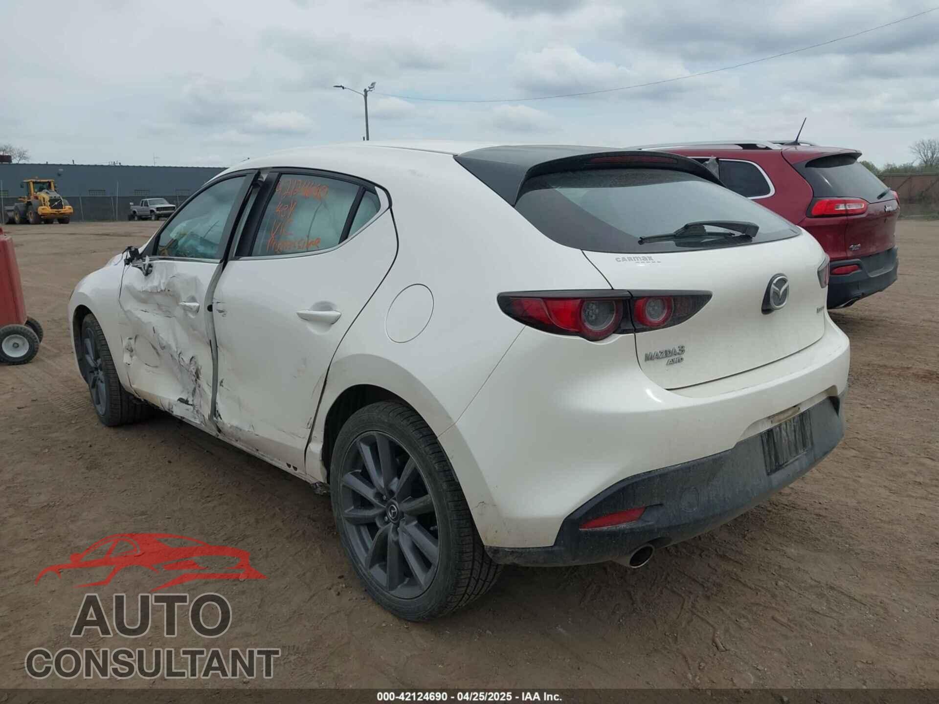MAZDA MAZDA3 HATCHBACK 2021 - JM1BPBKL5M1339375