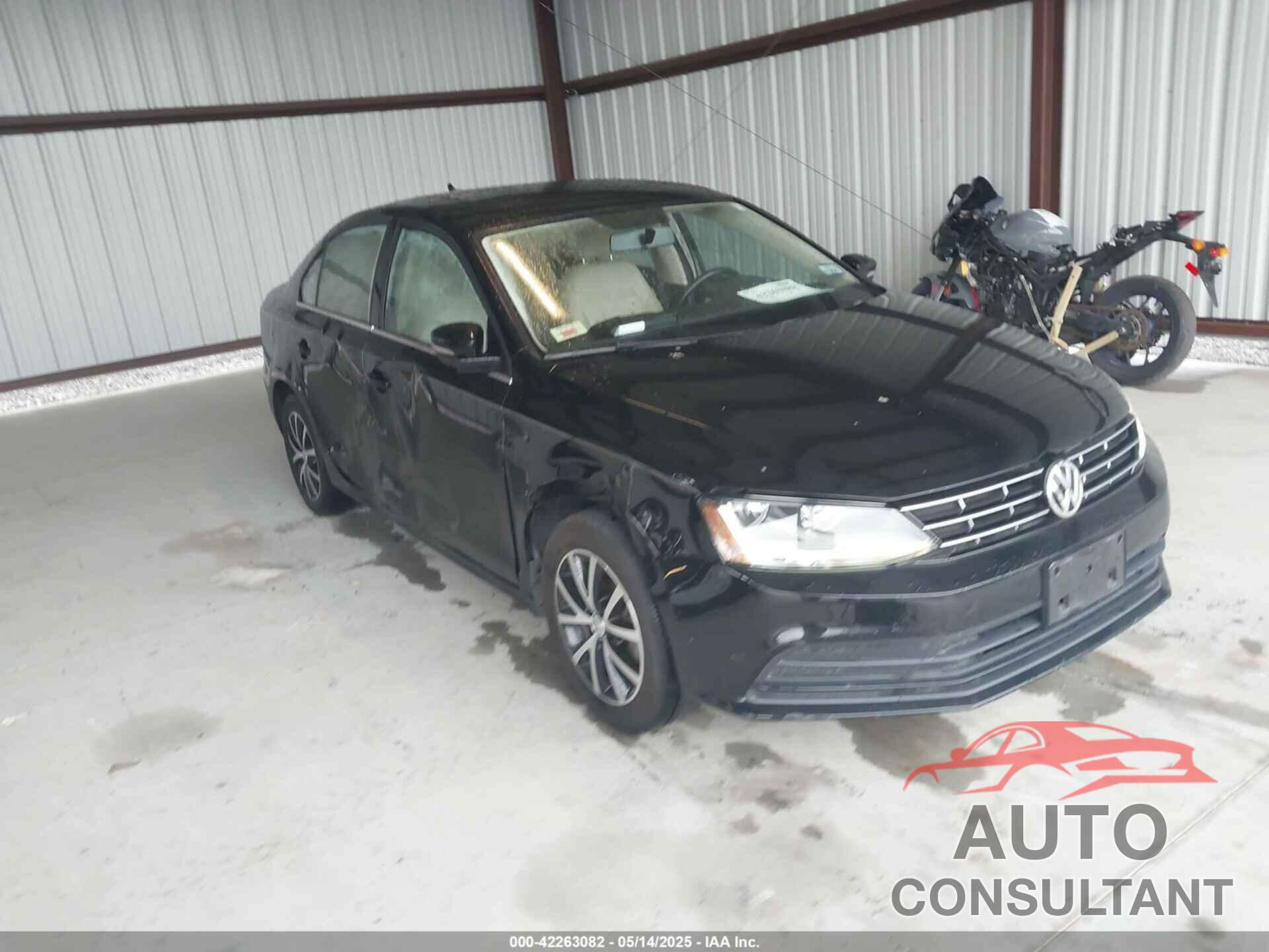 VOLKSWAGEN JETTA 2018 - 3VWDB7AJ3JM263655