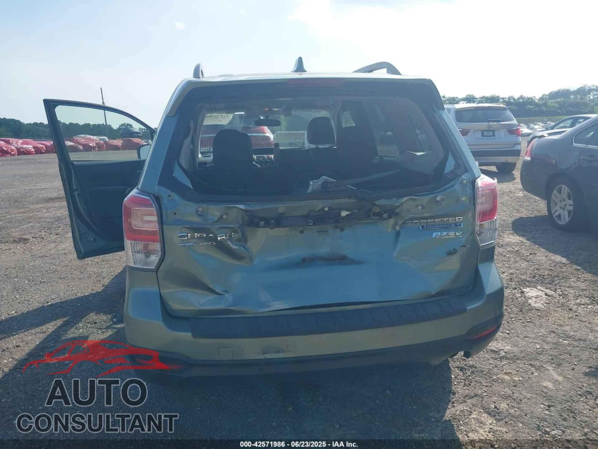 SUBARU FORESTER 2017 - JF2SJAWC8HH579492