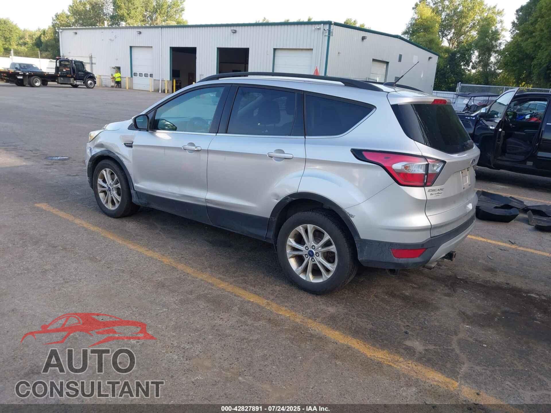 FORD ESCAPE 2017 - 1FMCU9GD6HUD02553
