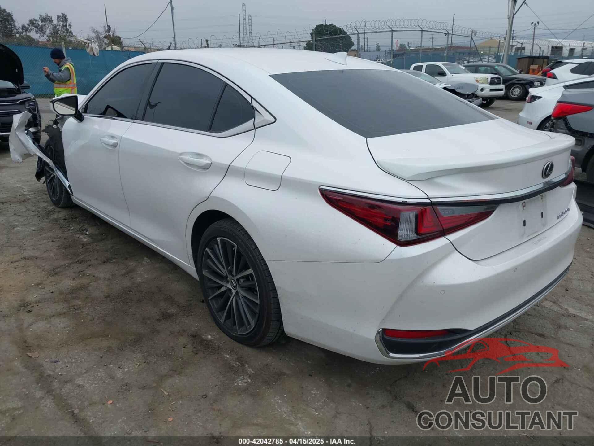 LEXUS ES 300H 2024 - 58ADA1C13RU041919