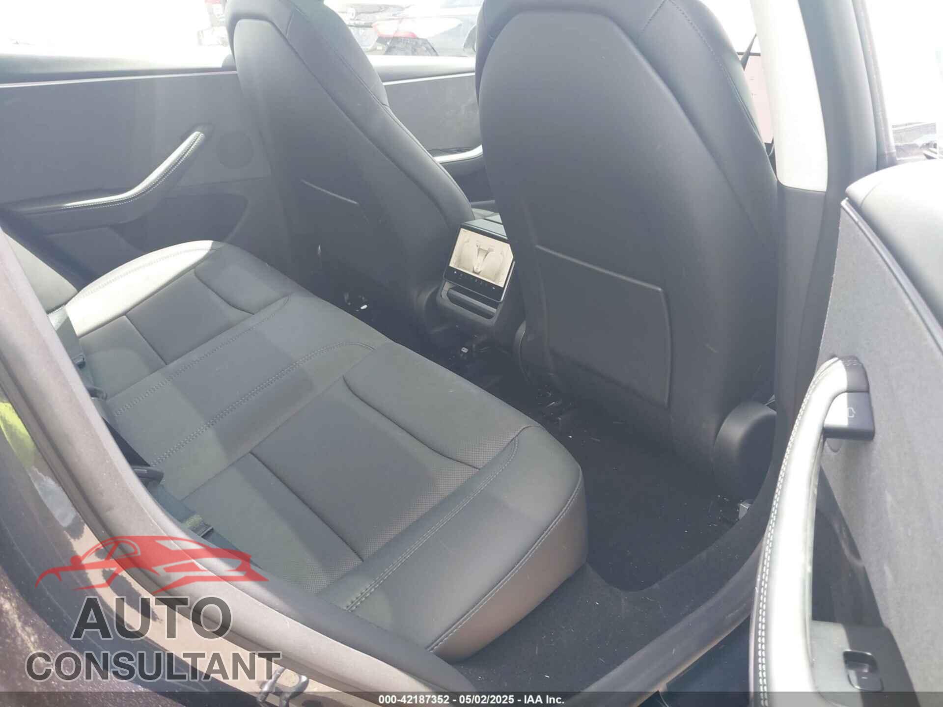 TESLA MODEL 3 2025 - 5YJ3E1EA1SF903204