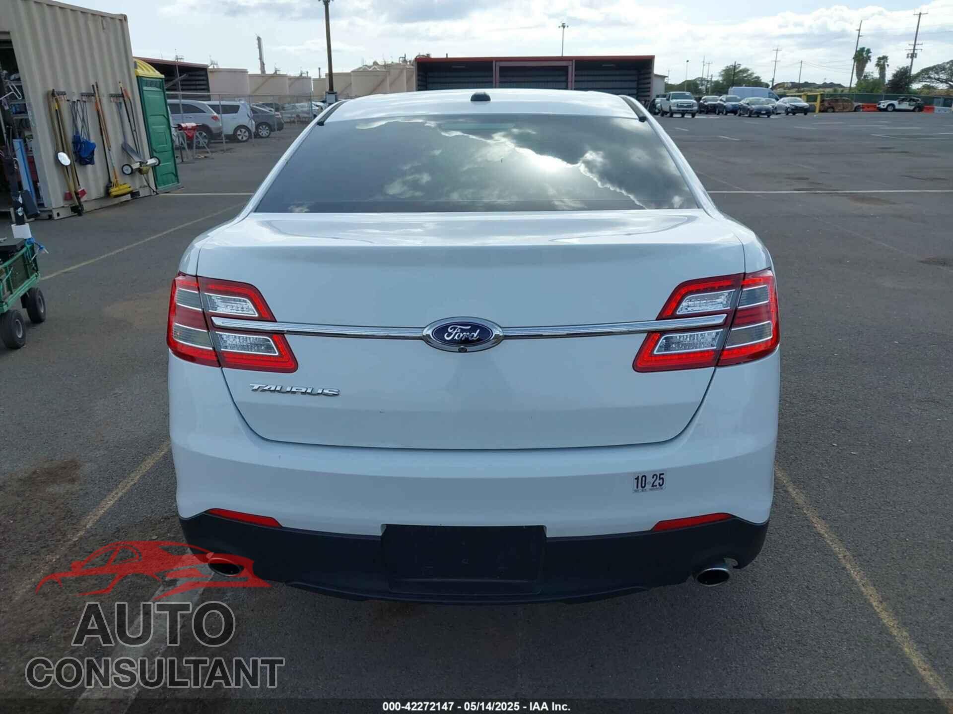 FORD TAURUS 2015 - 1FAHP2D88FG117681