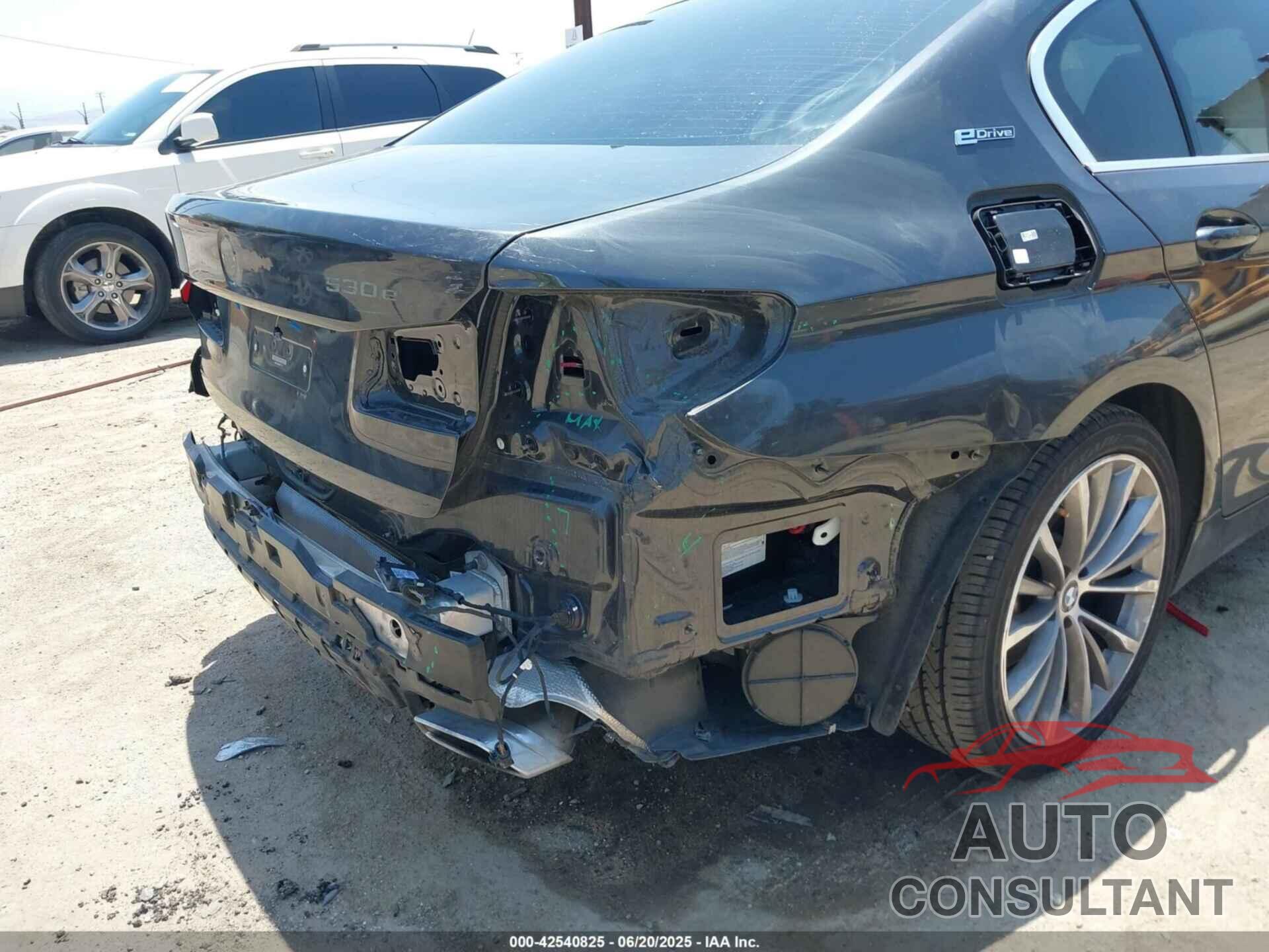 BMW 5 SERIES 2021 - WBA13AG03MCF17157