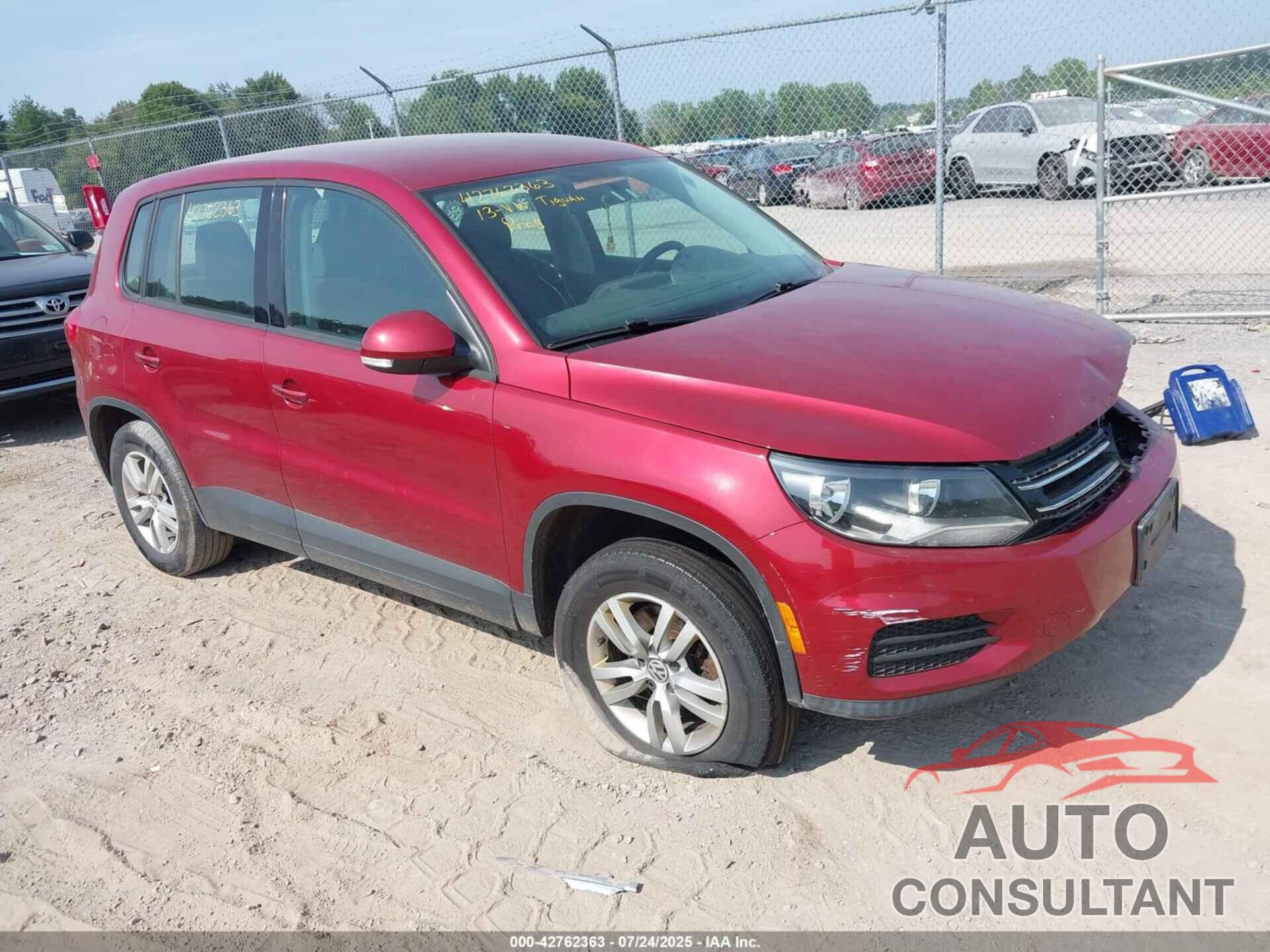 VOLKSWAGEN TIGUAN 2013 - WVGBV3AX4DW050986