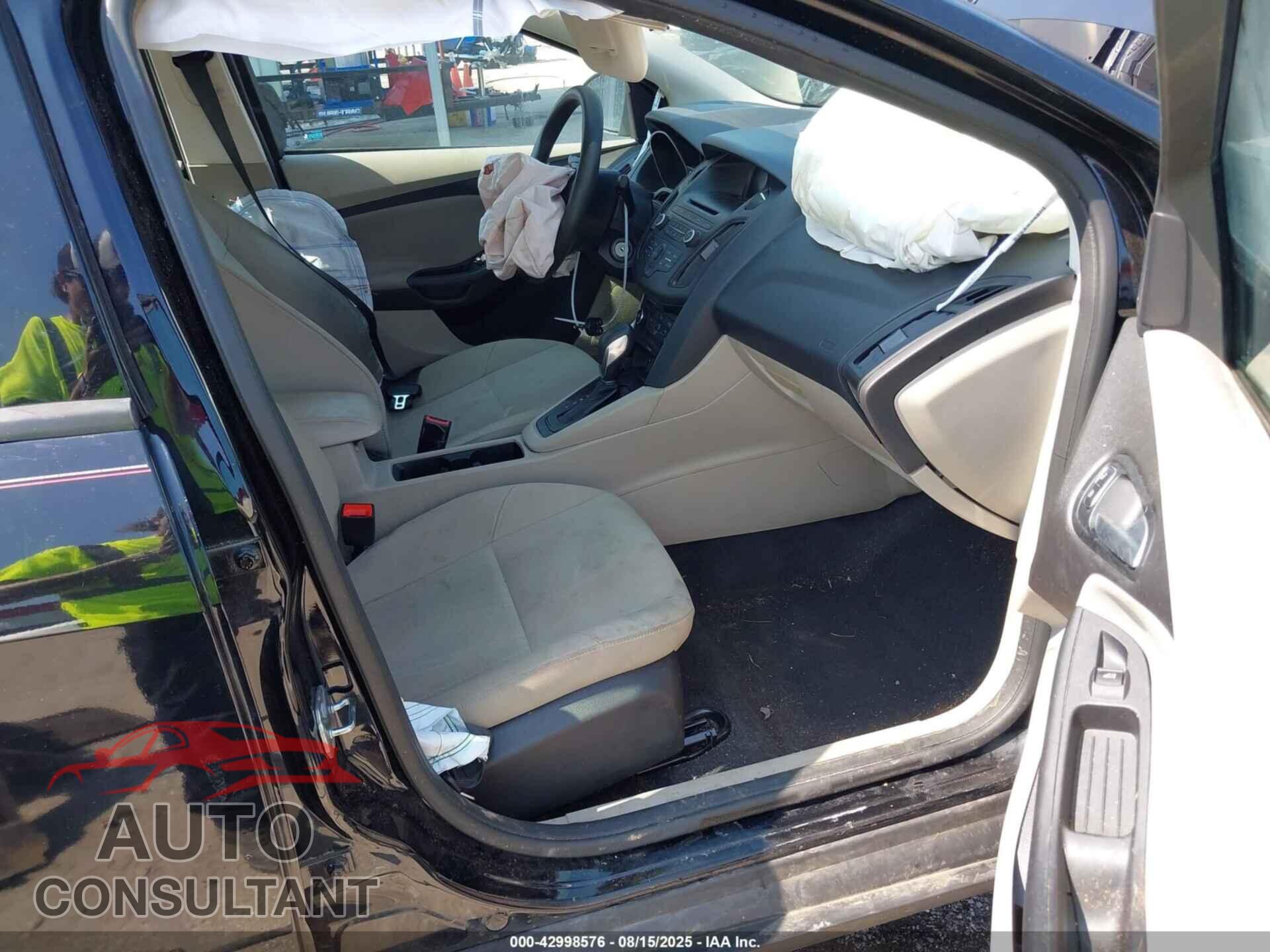 FORD FOCUS 2017 - 1FADP3F25HL242676