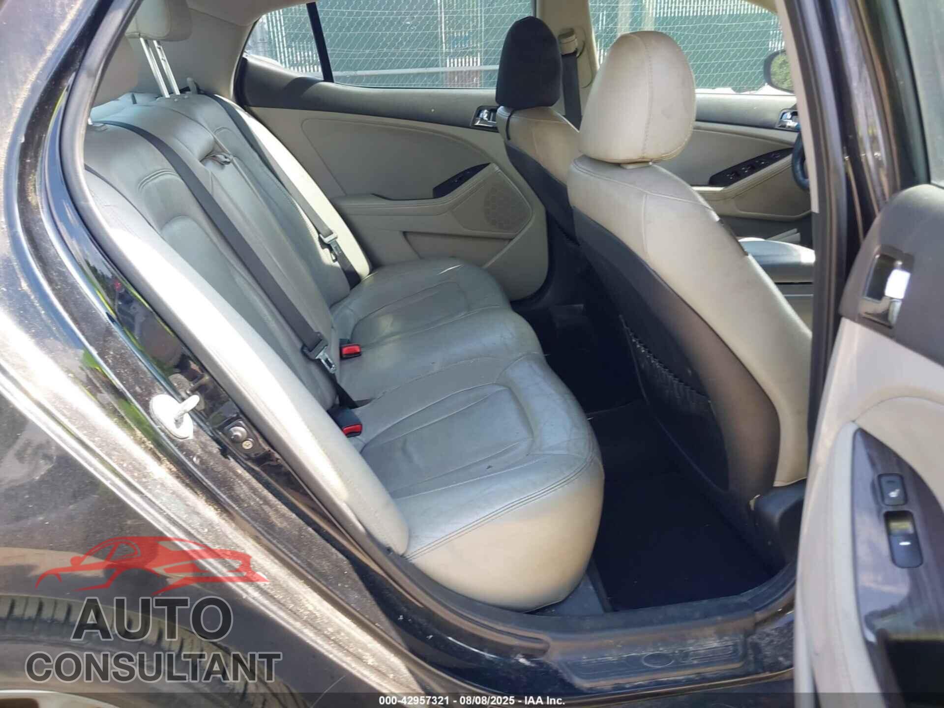KIA OPTIMA 2011 - KNAGN4A74B5117585