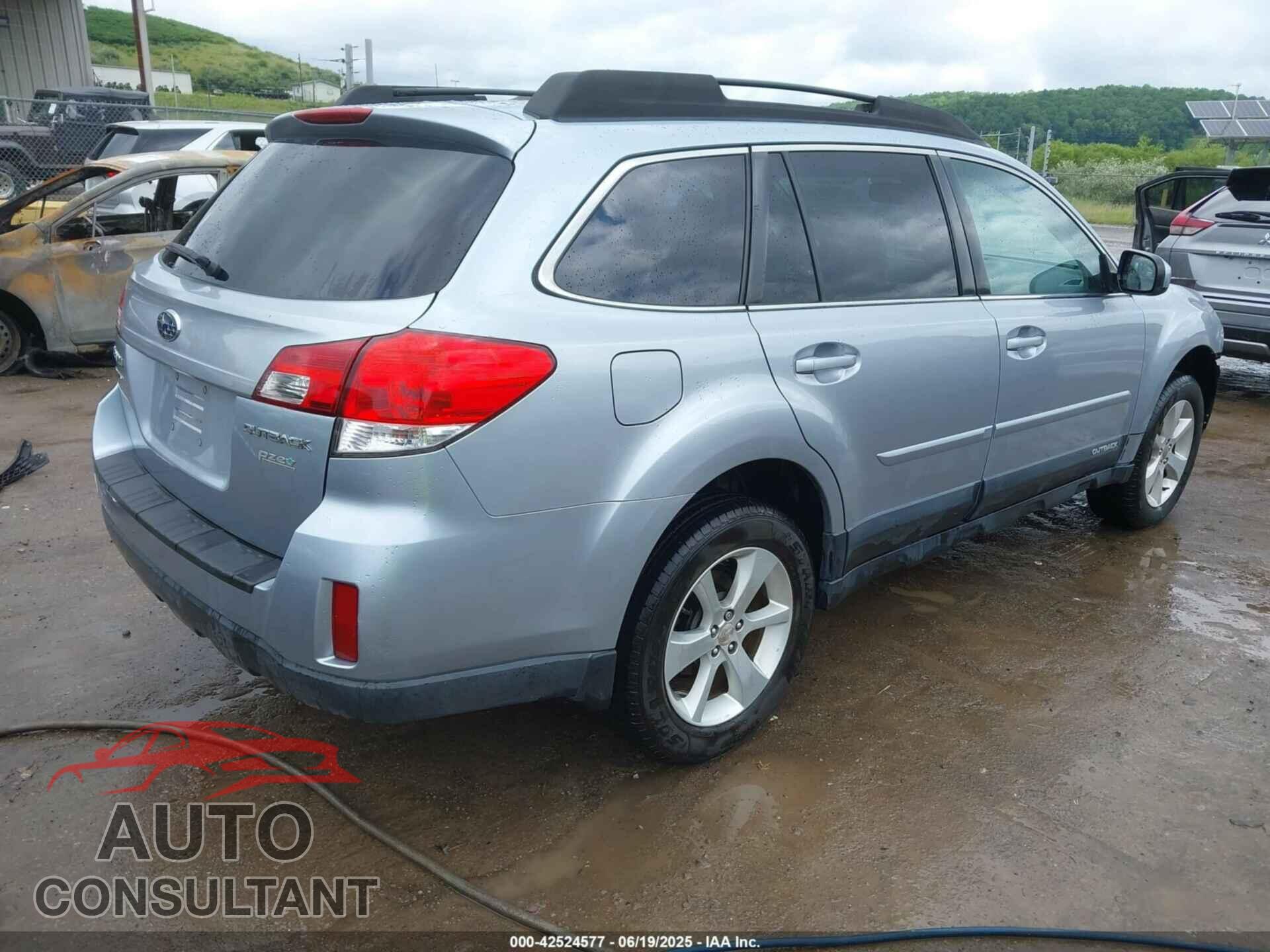 SUBARU OUTBACK 2013 - 4S4BRBGC2D3287769