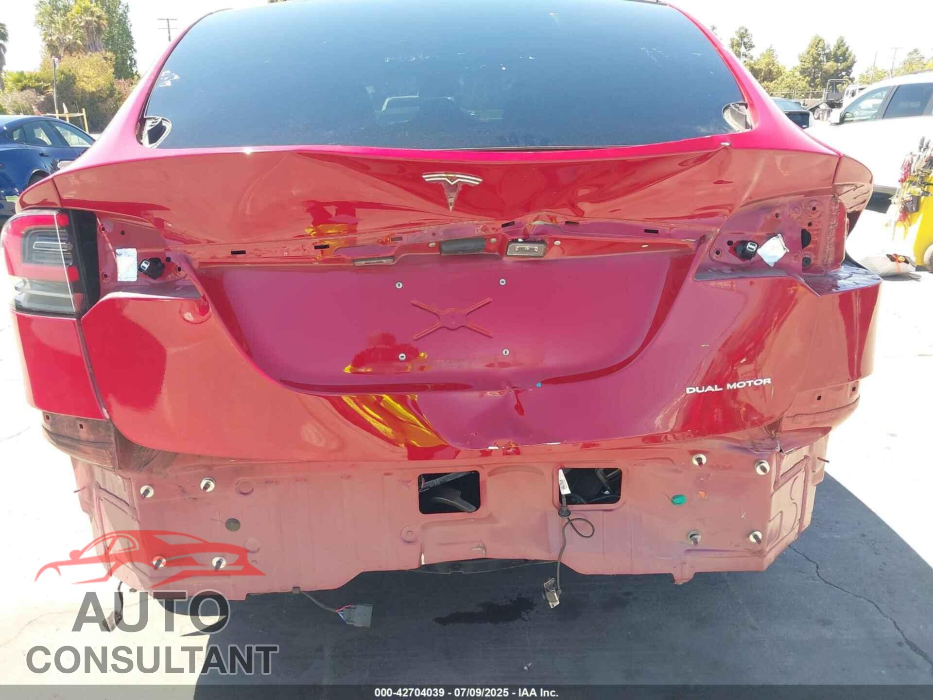 TESLA MODEL X 2019 - 5YJXCAE27KF207351