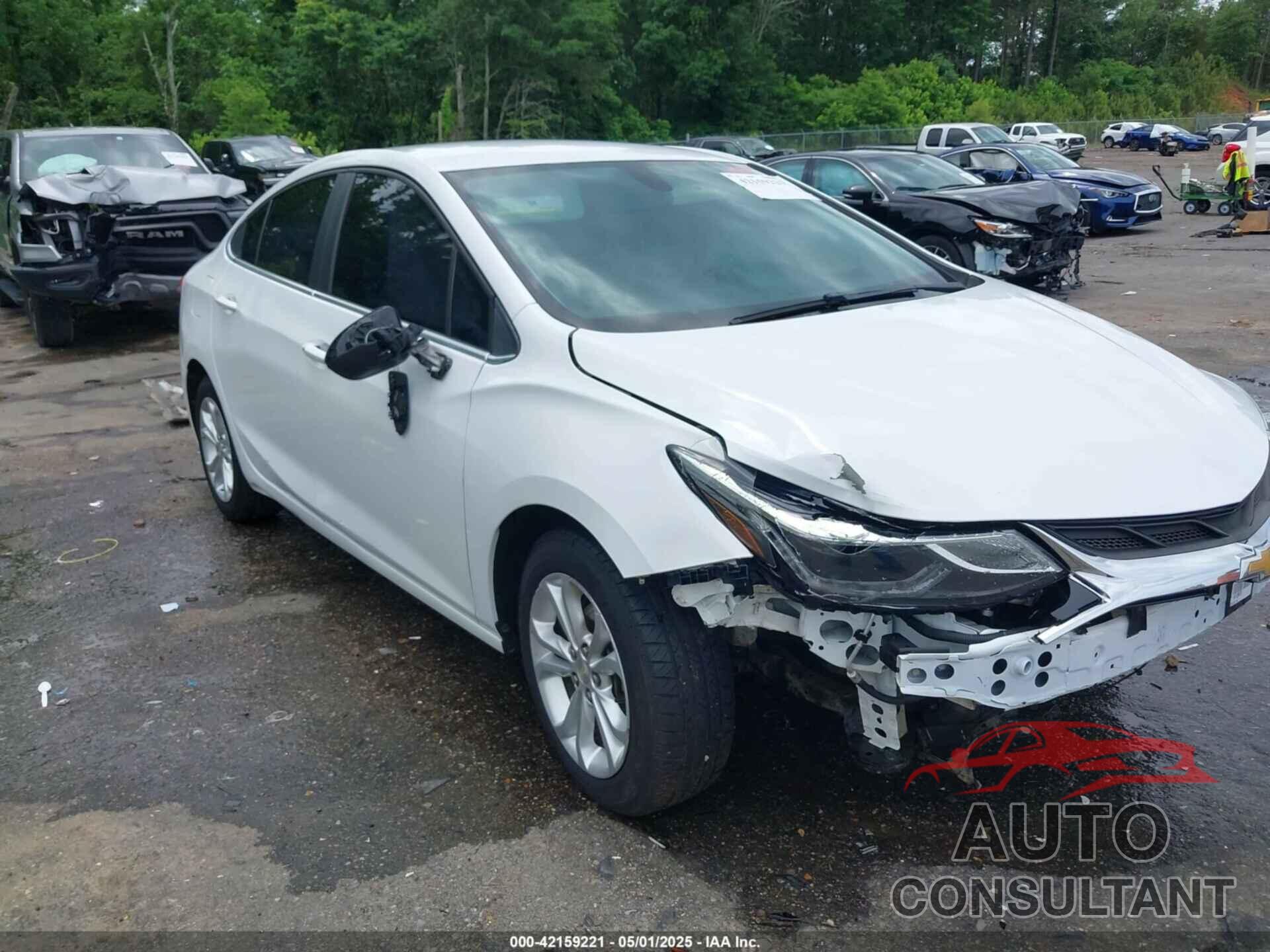 CHEVROLET CRUZE 2019 - 1G1BE5SM3K7131157