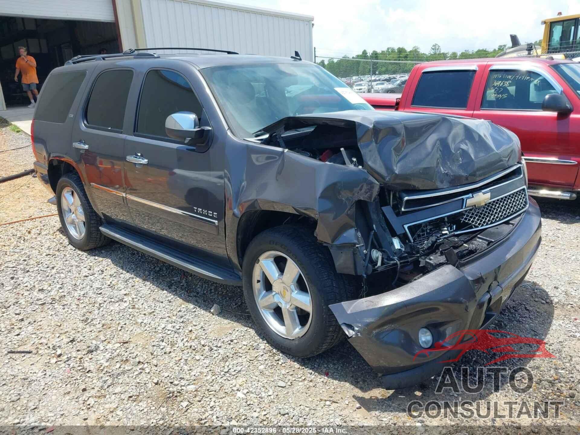 CHEVROLET TAHOE 2011 - 1GNSCCE06BR106758