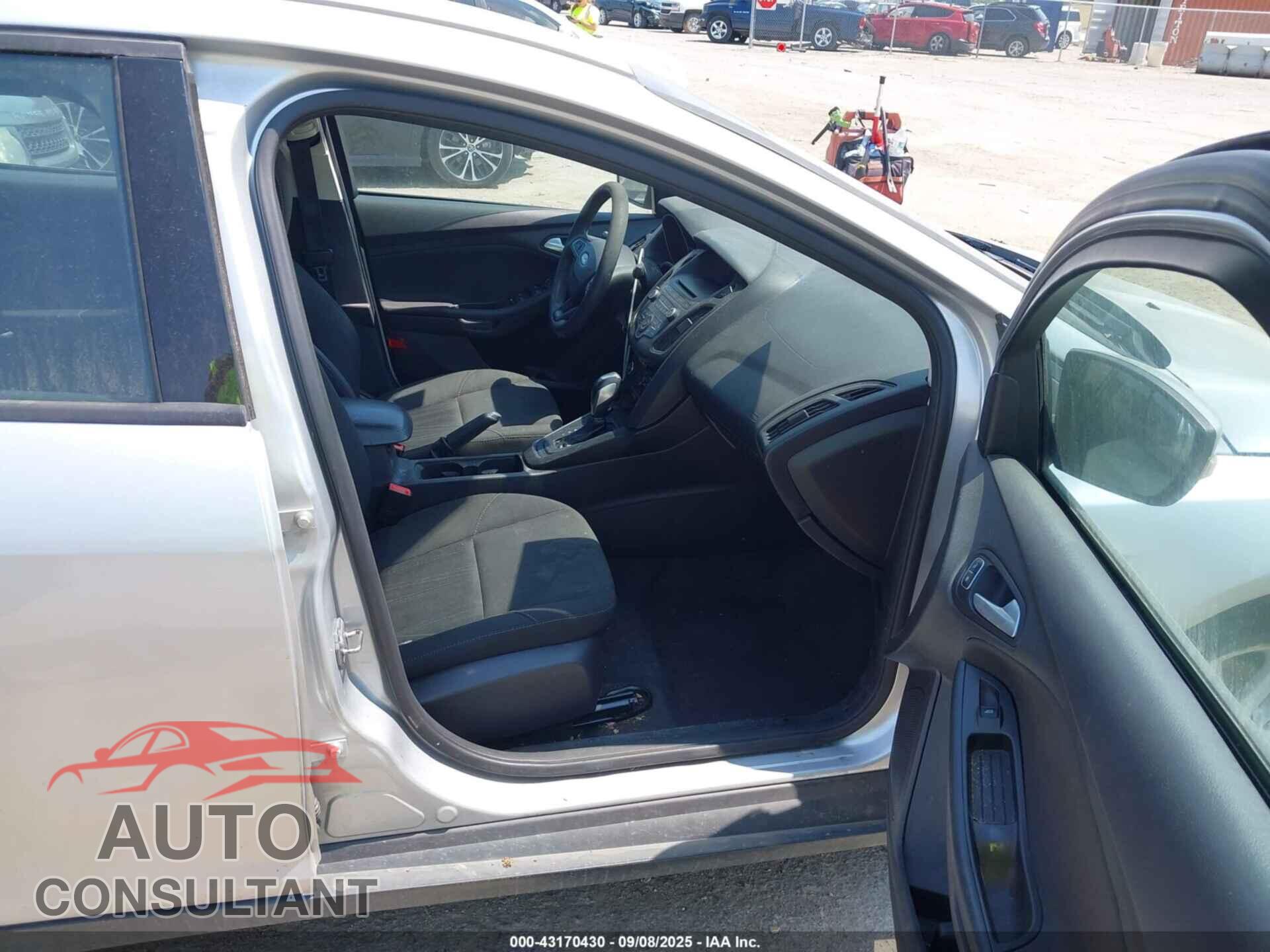 FORD FOCUS 2016 - 1FADP3F27GL402152