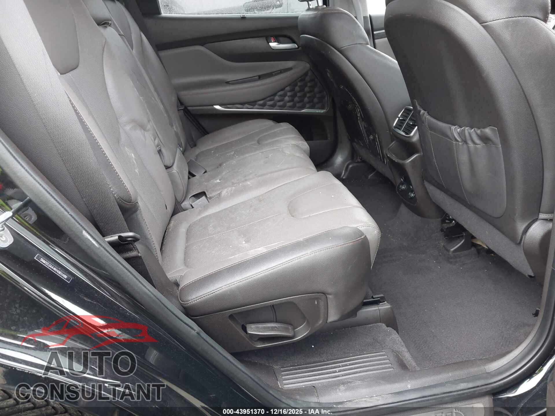 HYUNDAI SANTA FE 2019 - 5NMS53AA4KH065486