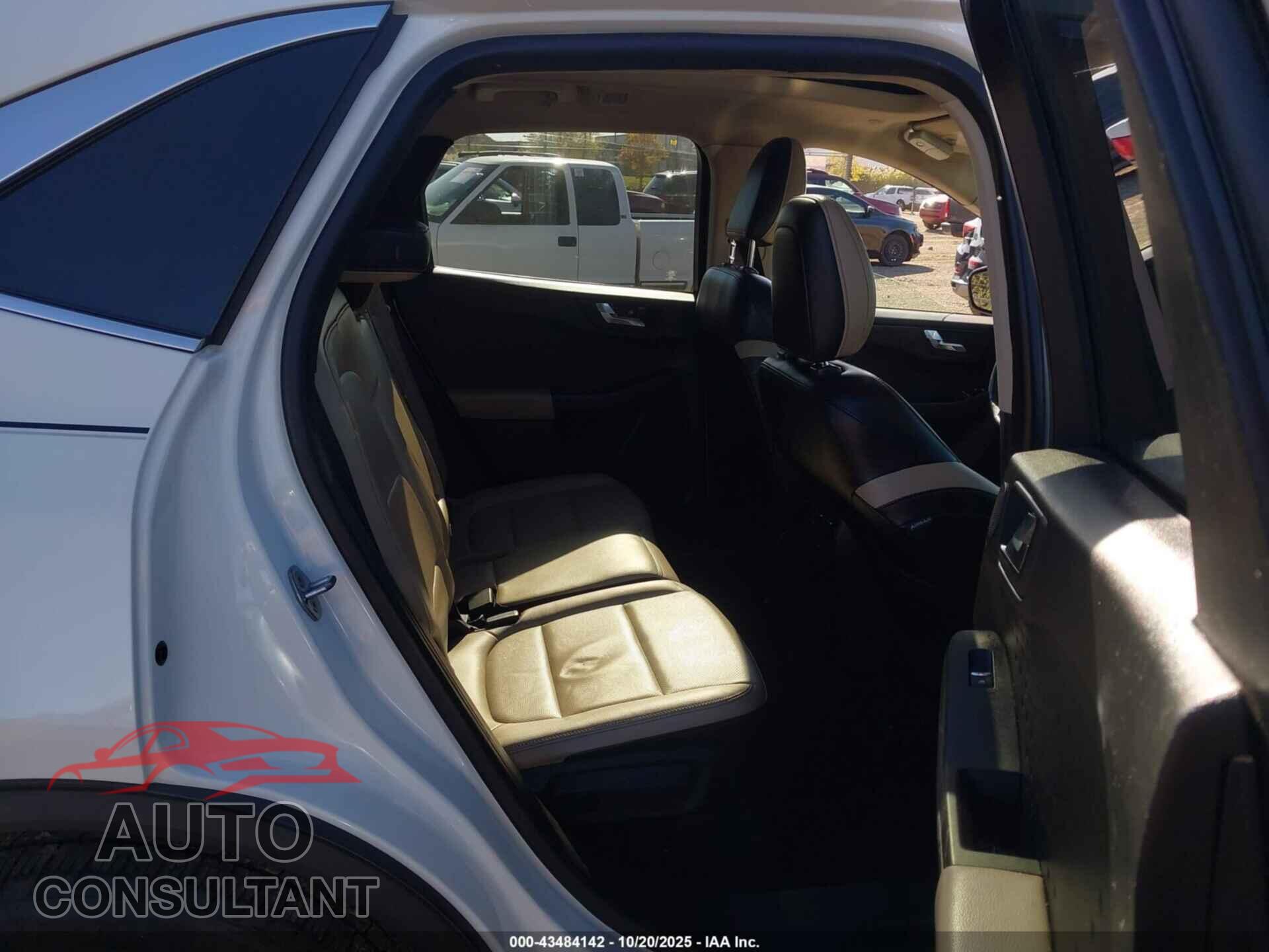 FORD ESCAPE 2020 - 1FMCU9J98LUA38748