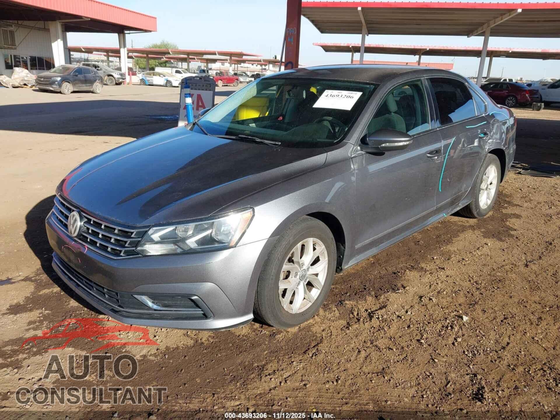 VOLKSWAGEN PASSAT 2017 - 1VWAT7A37HC003210