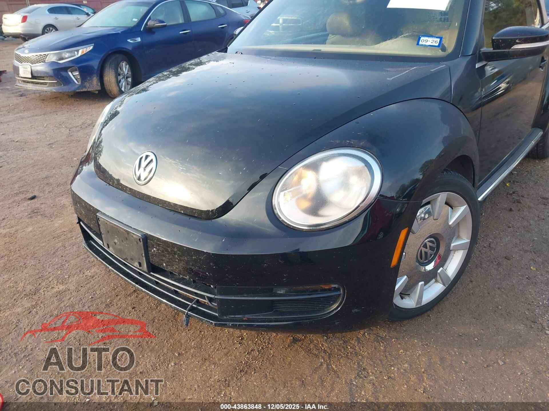 VOLKSWAGEN BEETLE 2013 - 3VW5X7AT5DM811005
