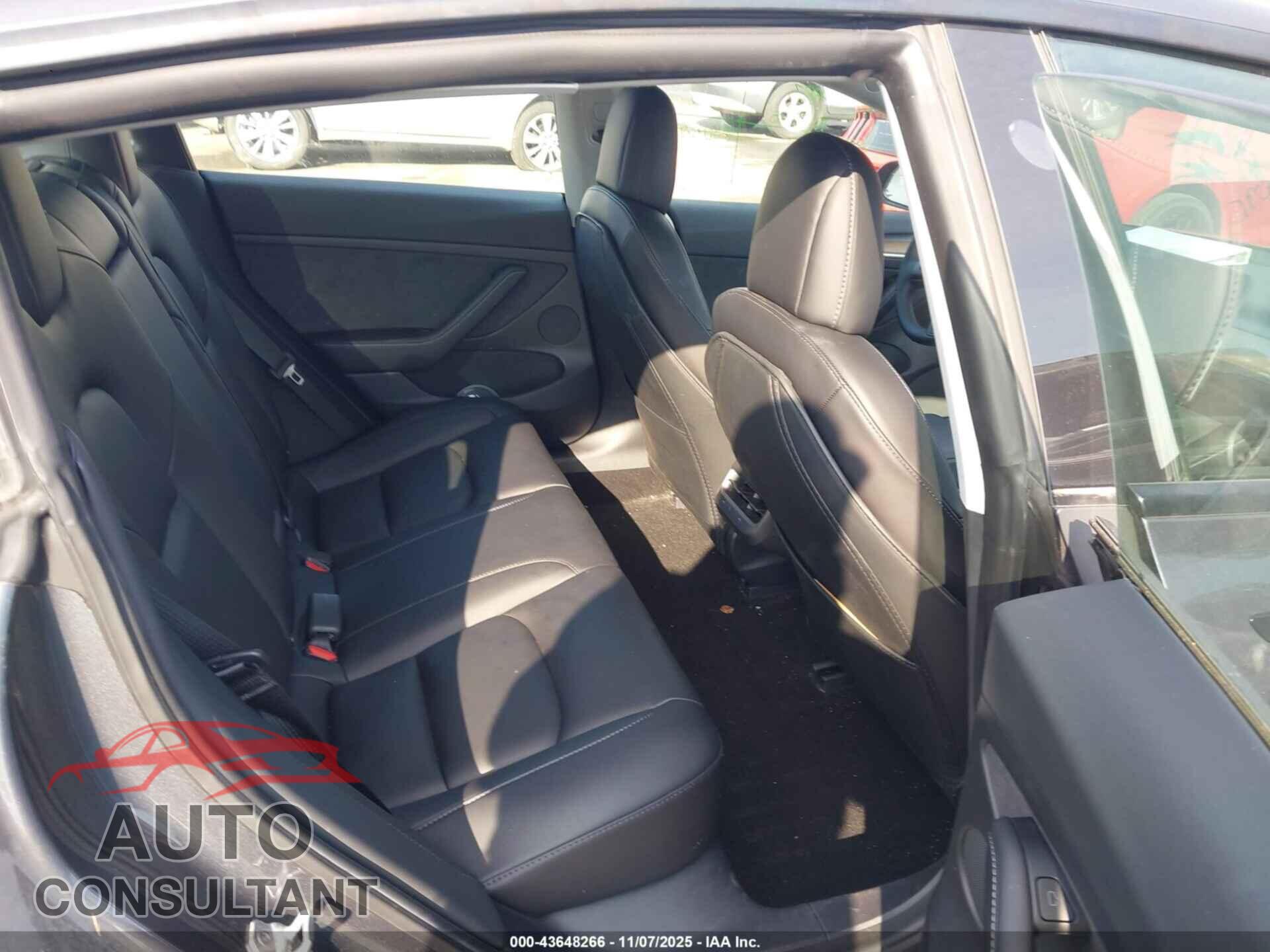 TESLA MODEL 3 2021 - 5YJ3E1EB6MF012885