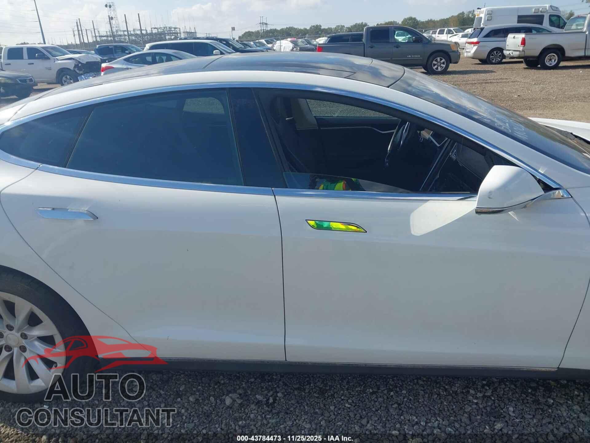 TESLA MODEL S 2013 - 5YJSA1AC1DFP10200