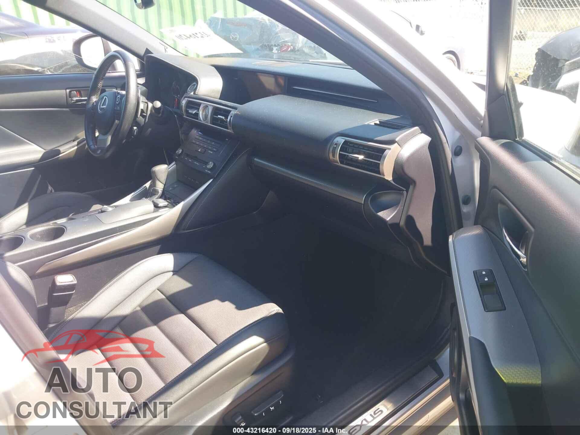 LEXUS IS 200T 2016 - JTHBA1D24G5038477