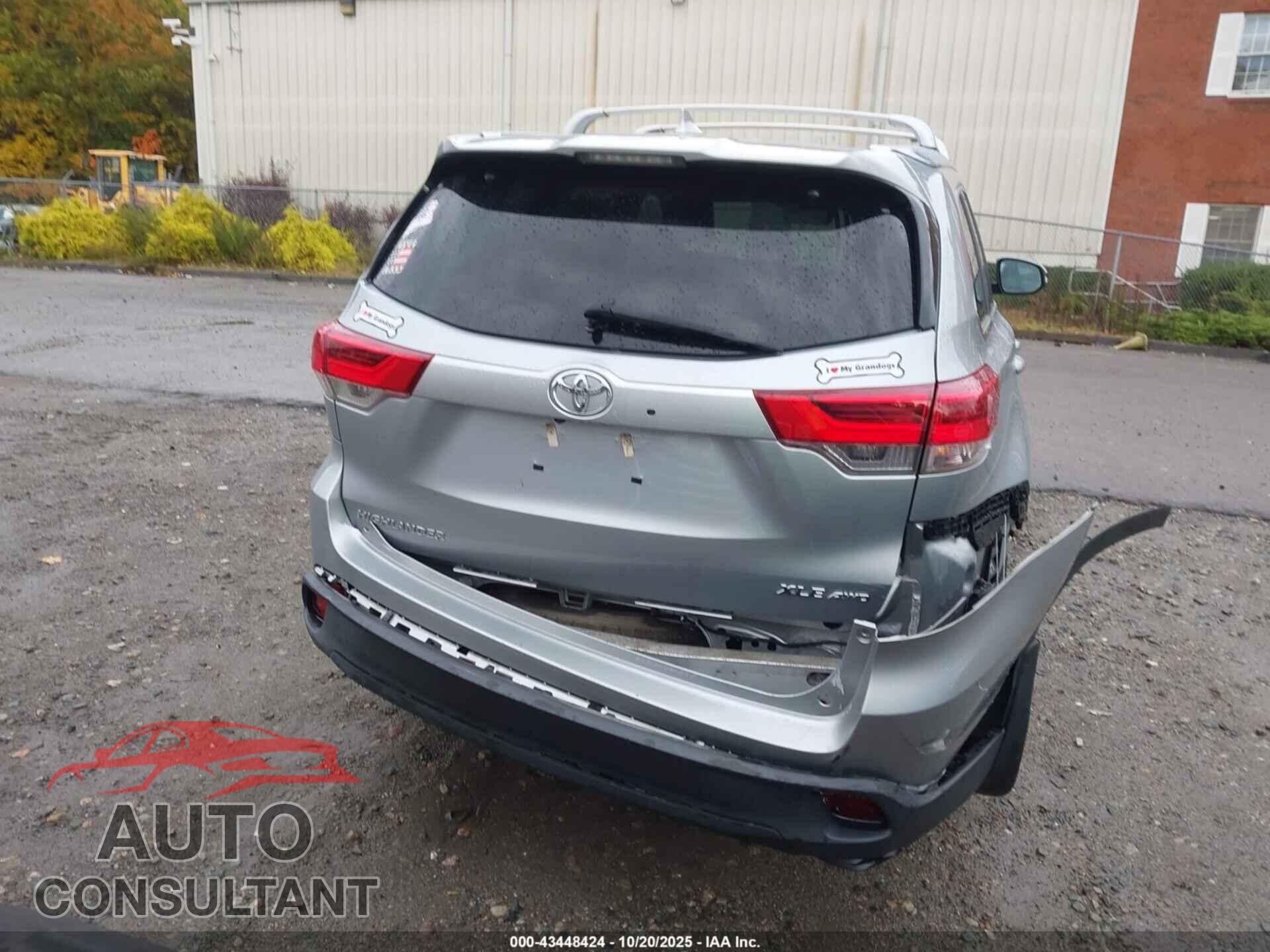 TOYOTA HIGHLANDER 2018 - 5TDJZRFH7JS875425