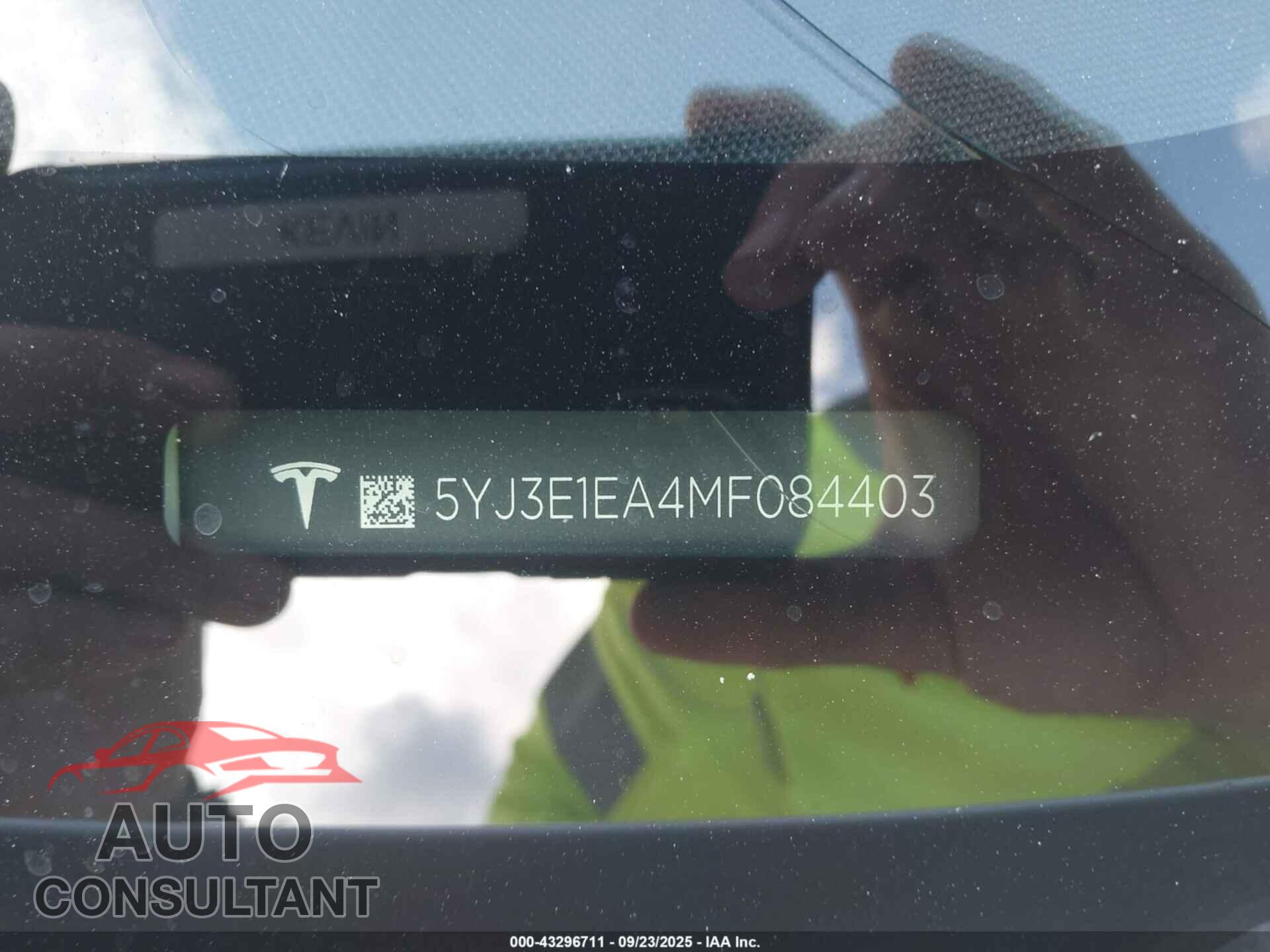 TESLA MODEL 3 2021 - 5YJ3E1EA4MF084403
