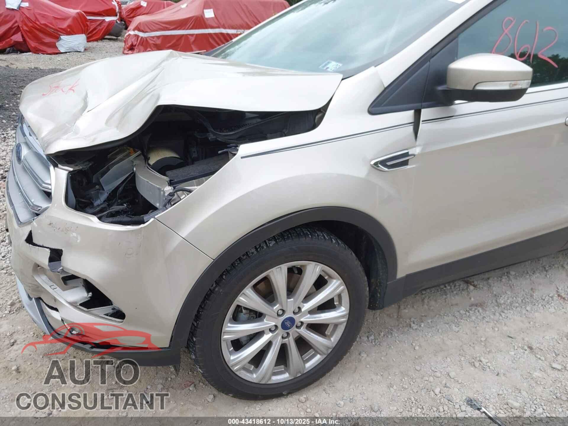 FORD ESCAPE 2017 - 1FMCU9JD0HUC89677