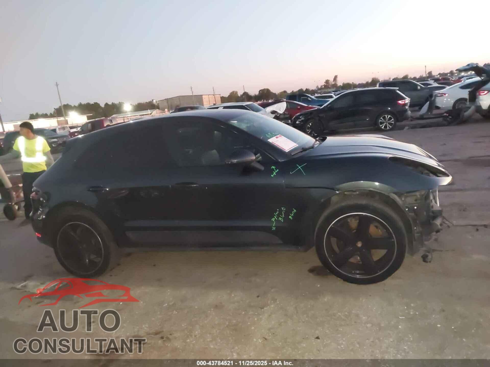 PORSCHE MACAN 2018 - WP1AA2A53JLB00762