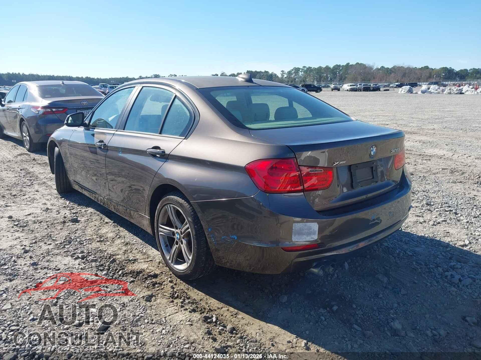 BMW 328I 2013 - WBA3B3C56DF533406