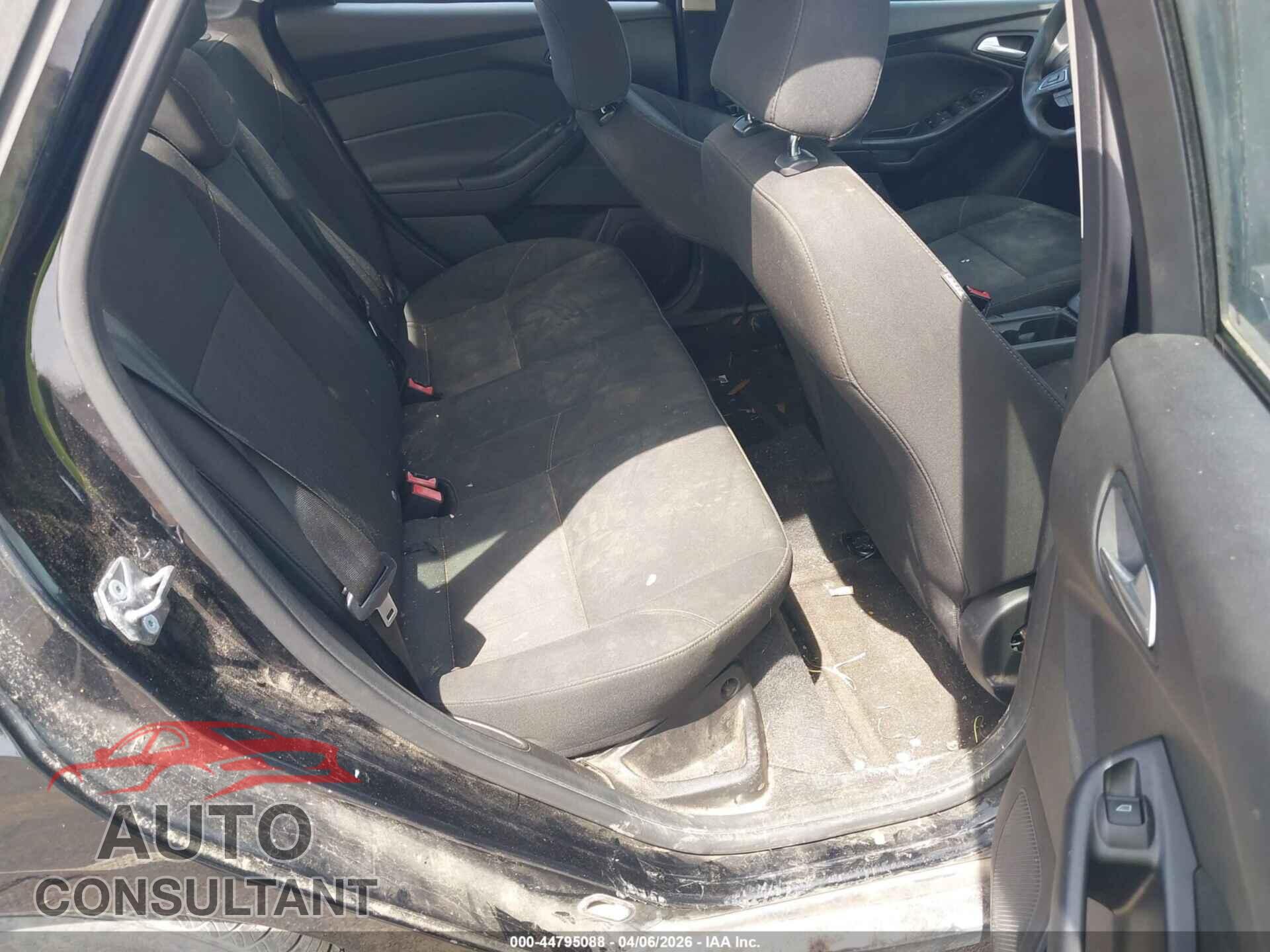 FORD FOCUS 2016 - 1FADP3F27GL247747