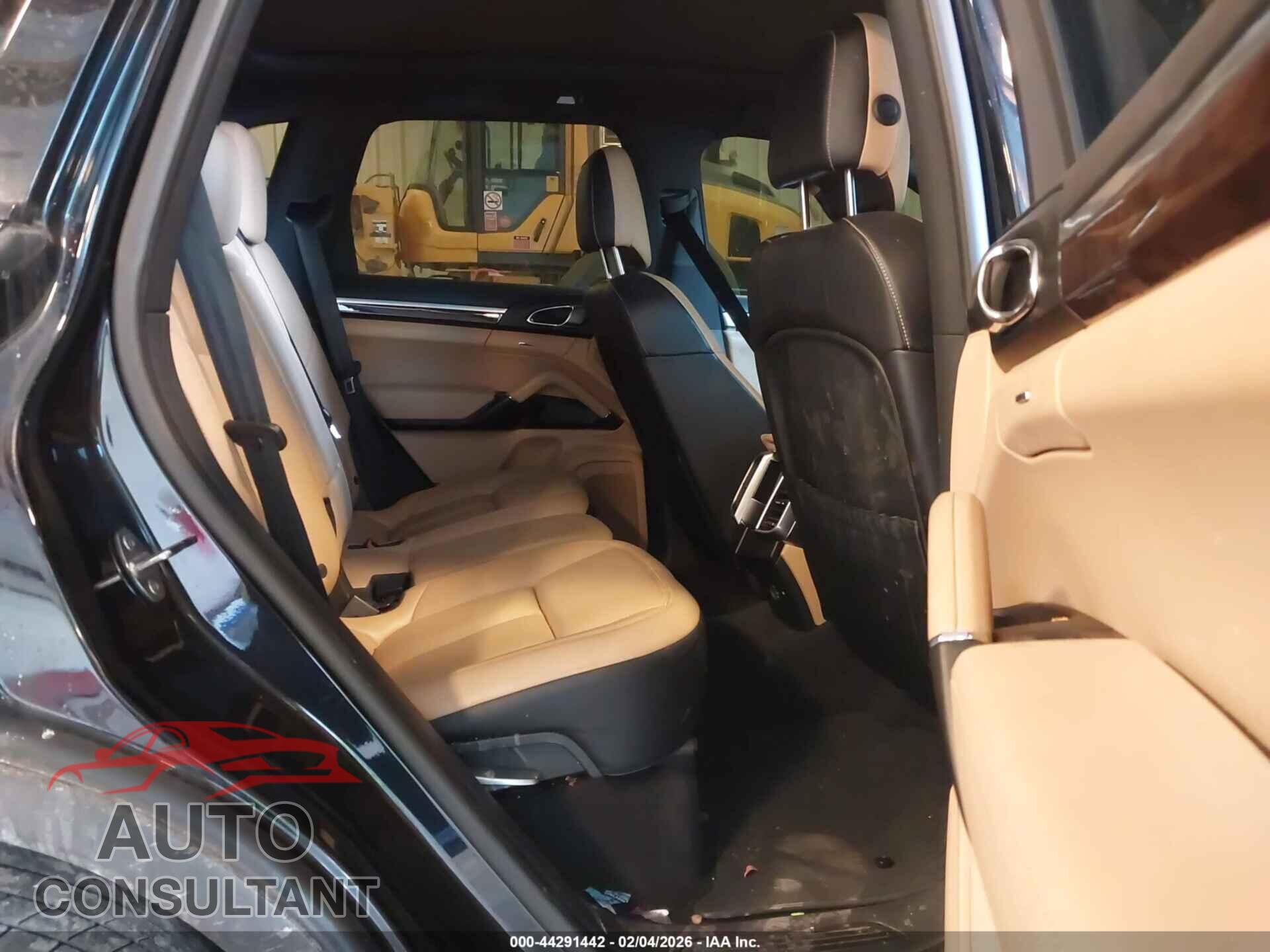 PORSCHE CAYENNE 2017 - WP1AB2A29HLA53251