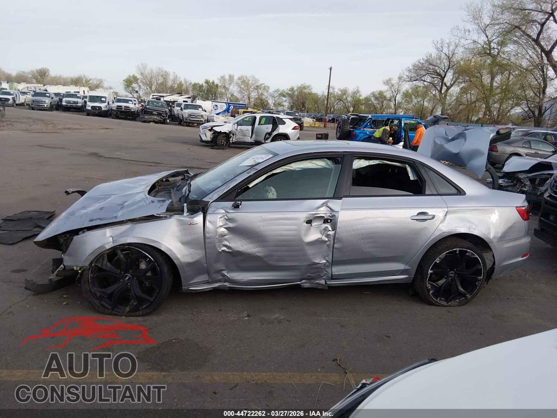 AUDI A4 2017 - WAUDNAF4XHN054047