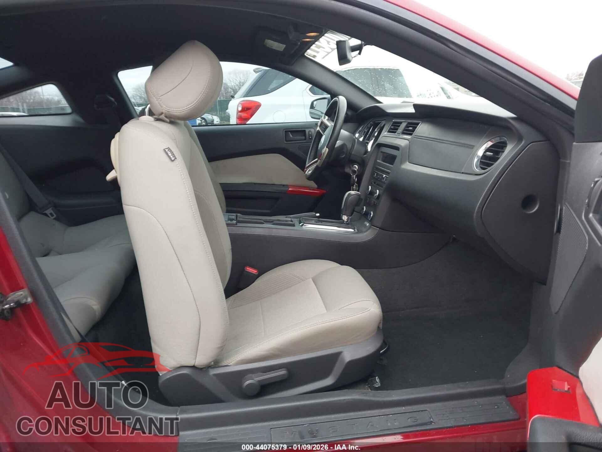 FORD MUSTANG 2014 - 1ZVBP8AM4E5280081