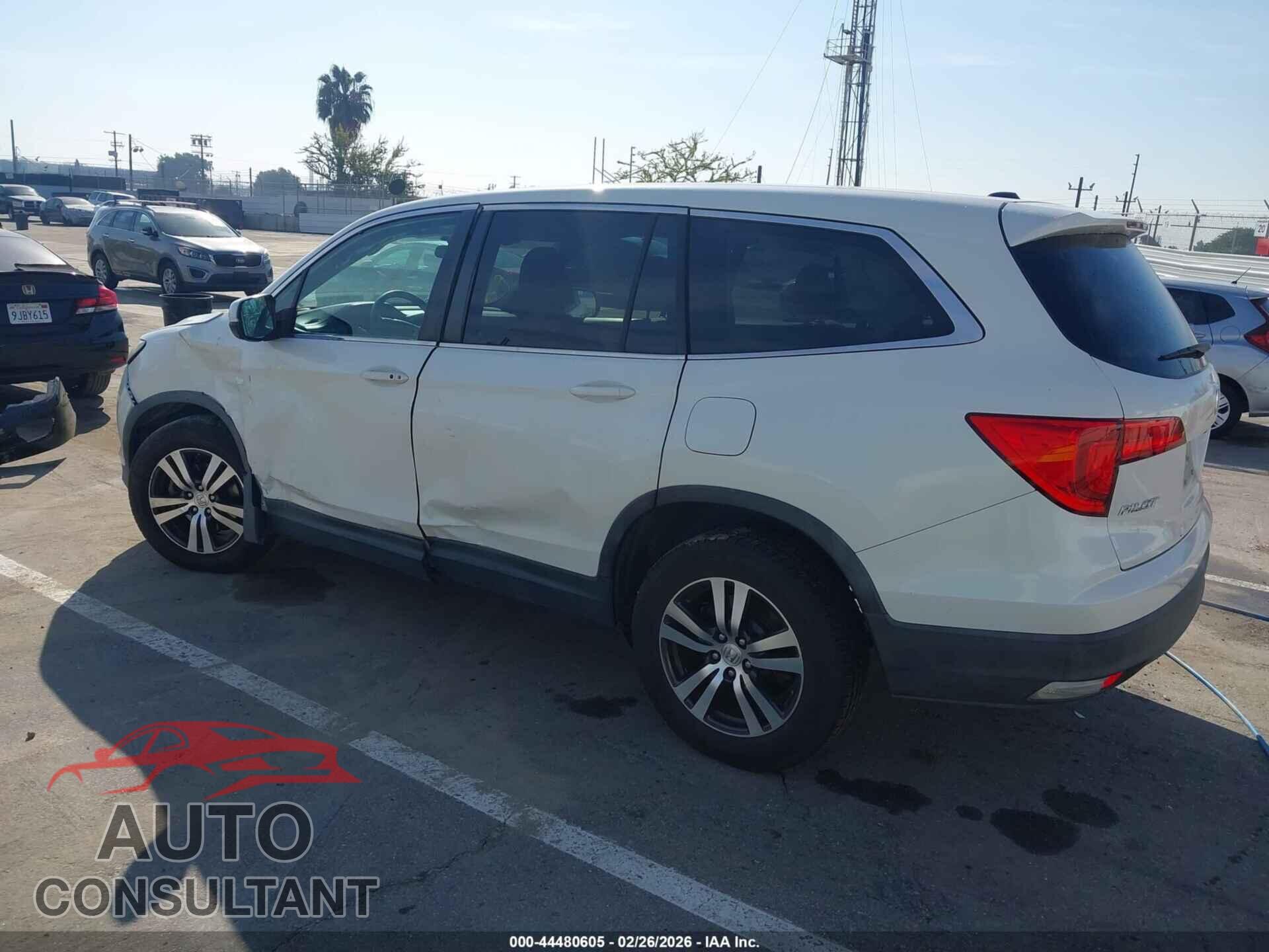 HONDA PILOT 2016 - 5FNYF5H38GB031022