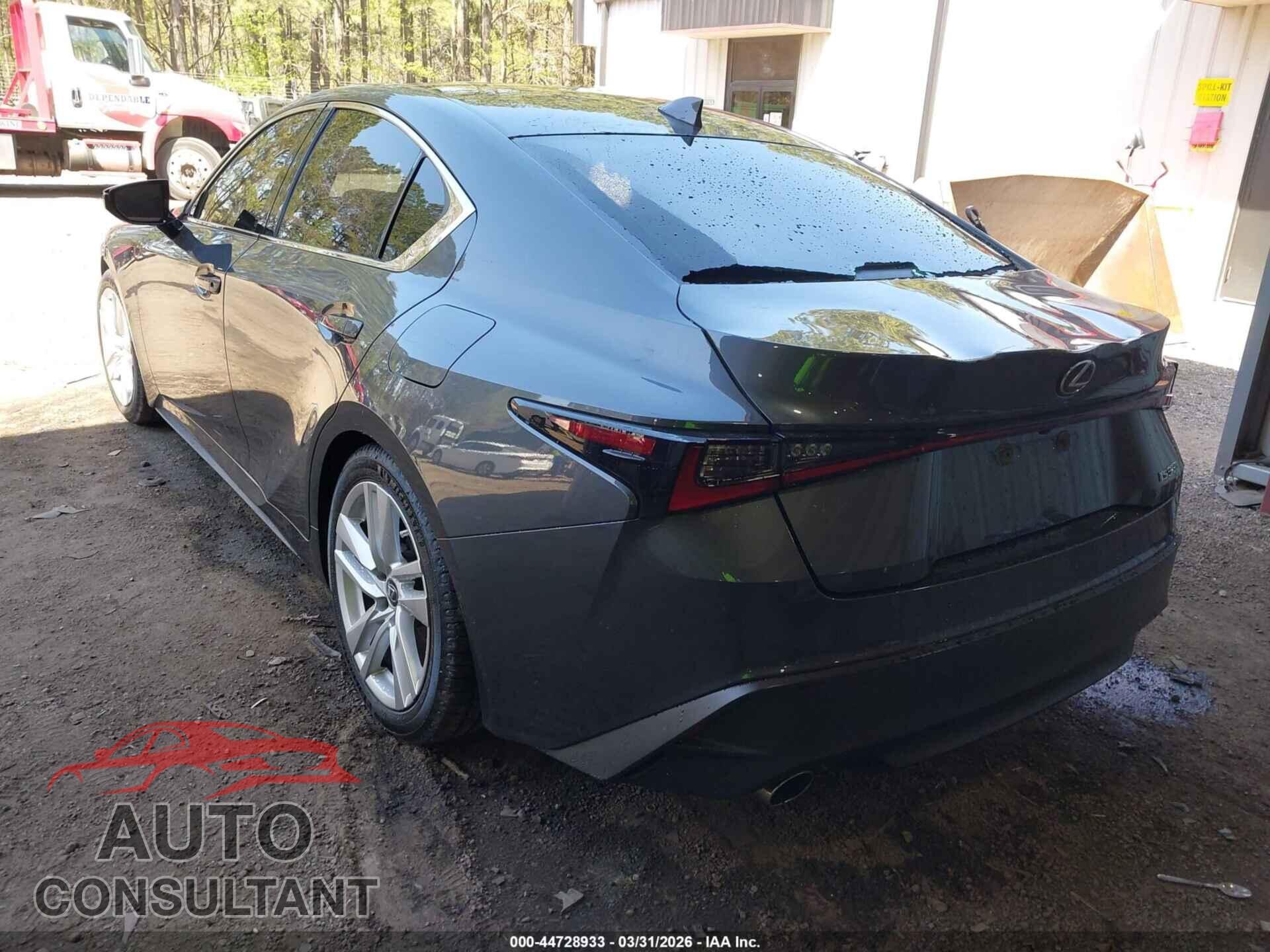 LEXUS IS 300 2021 - JTHCA1D24M5110102