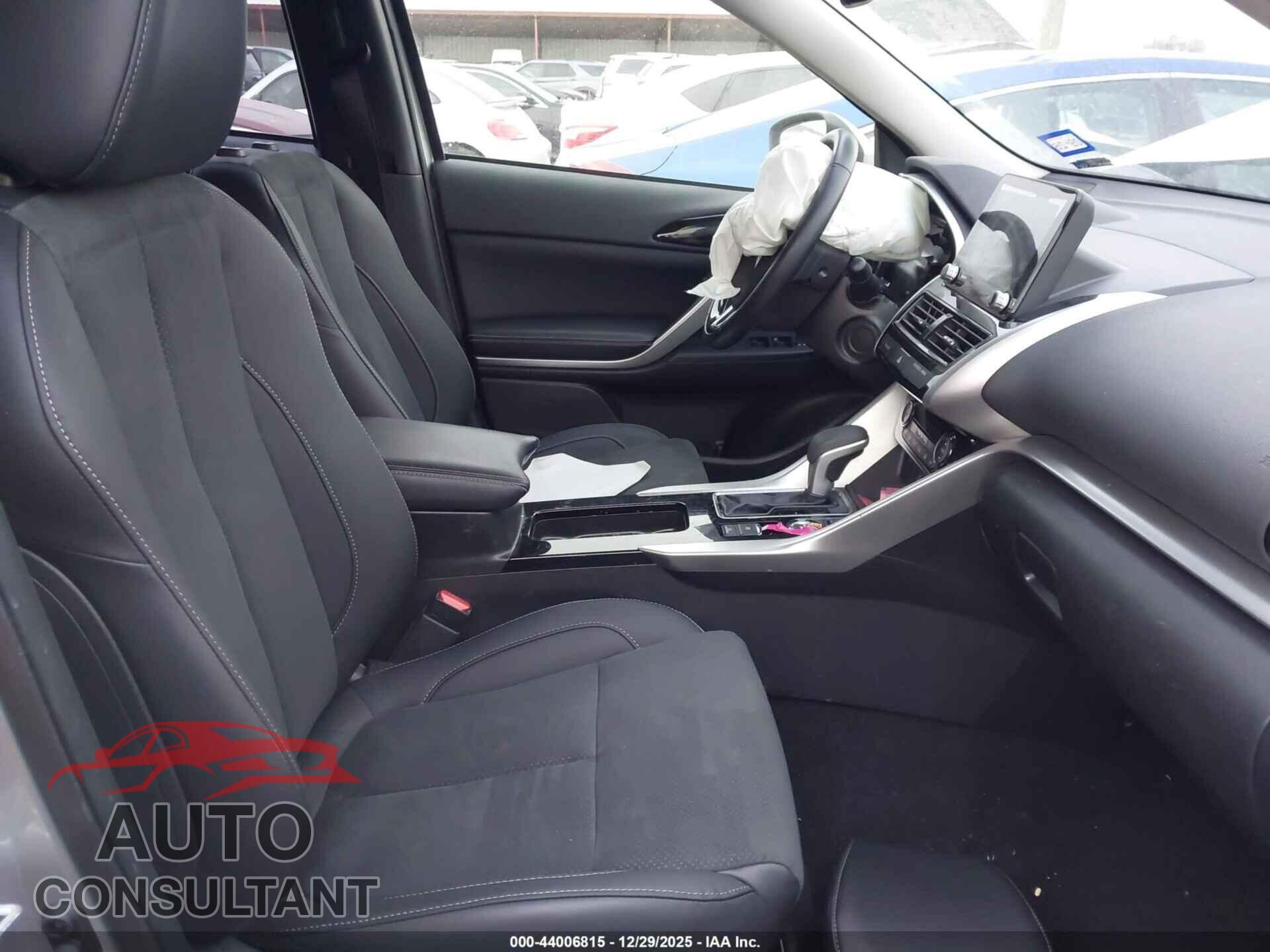MITSUBISHI ECLIPSE CROSS 2024 - JA4ATWAA6RZ052614