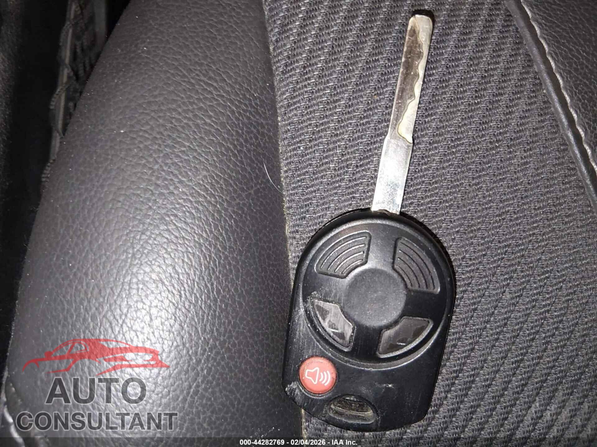 FORD ESCAPE 2015 - 1FMCU9G99FUB04428