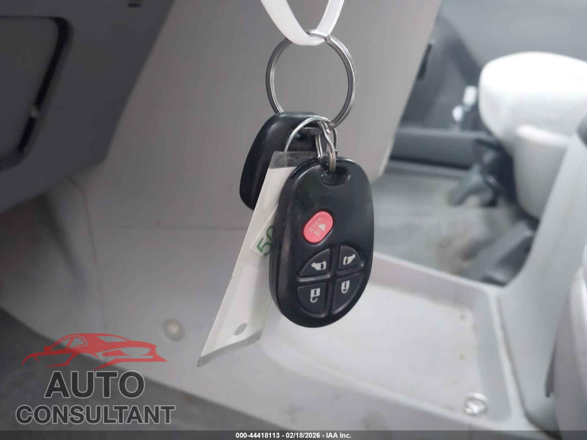 TOYOTA SIENNA 2011 - 5TDKK3DC5BS175613
