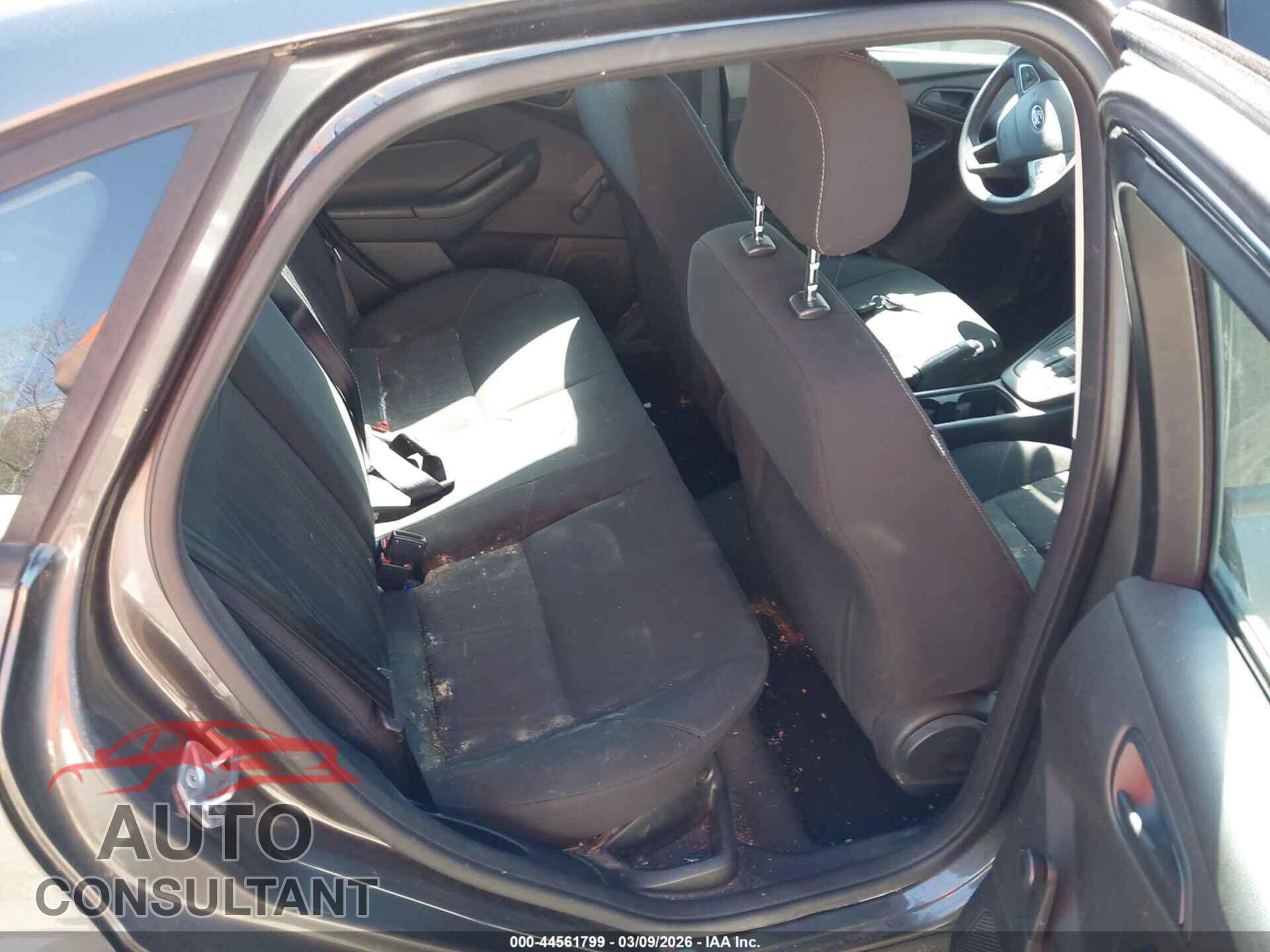 FORD FOCUS 2016 - 1FADP3E25GL207636