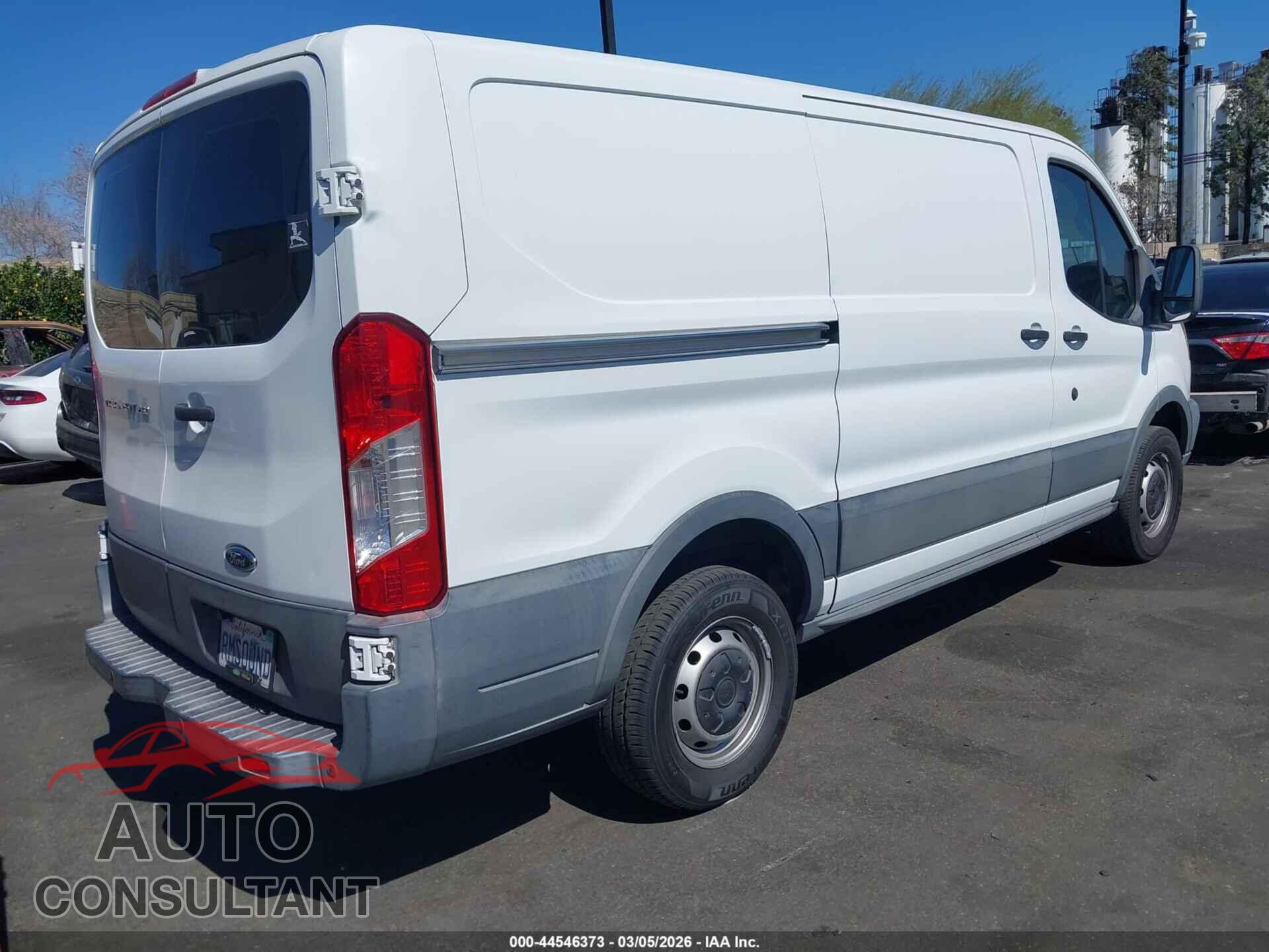 FORD TRANSIT-250 2015 - 1FTYR1YM1FKA49825