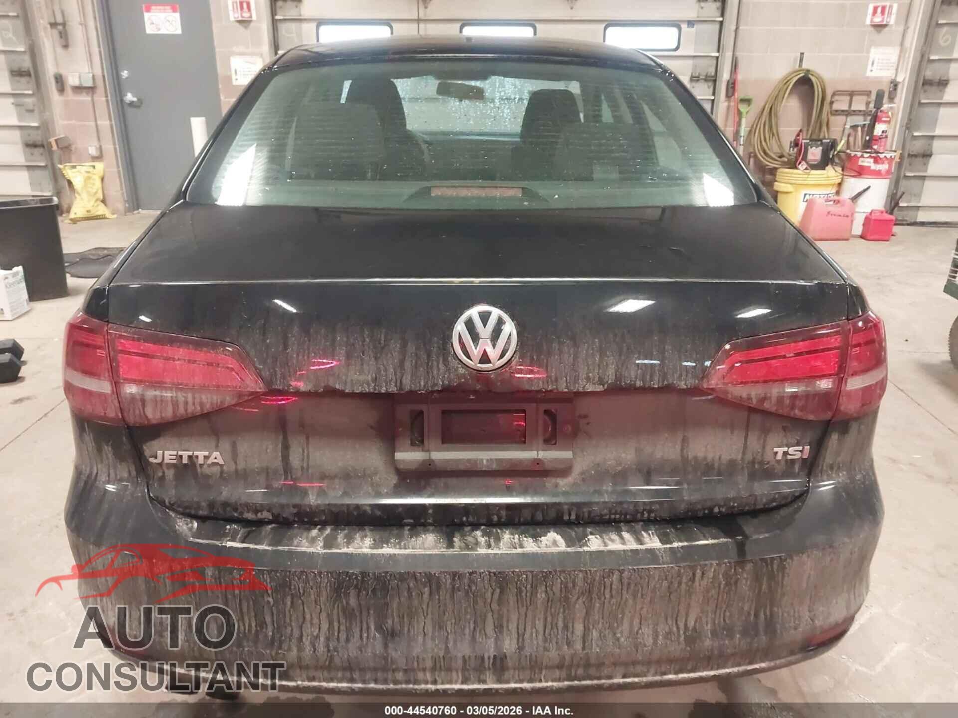 VOLKSWAGEN JETTA 2017 - 3VW2B7AJ8HM261787