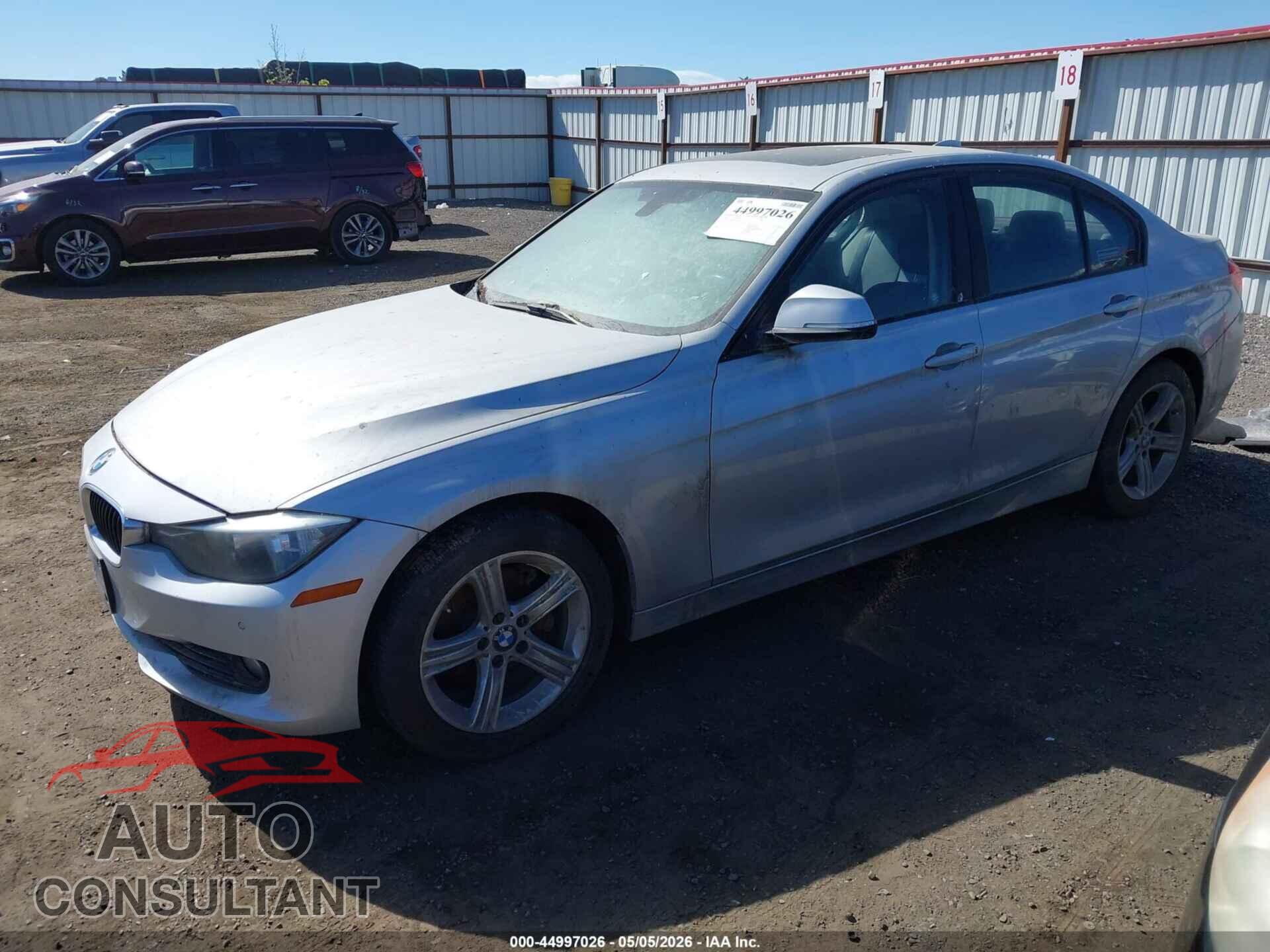 BMW 328I 2013 - WBA3B3C56DJ810276