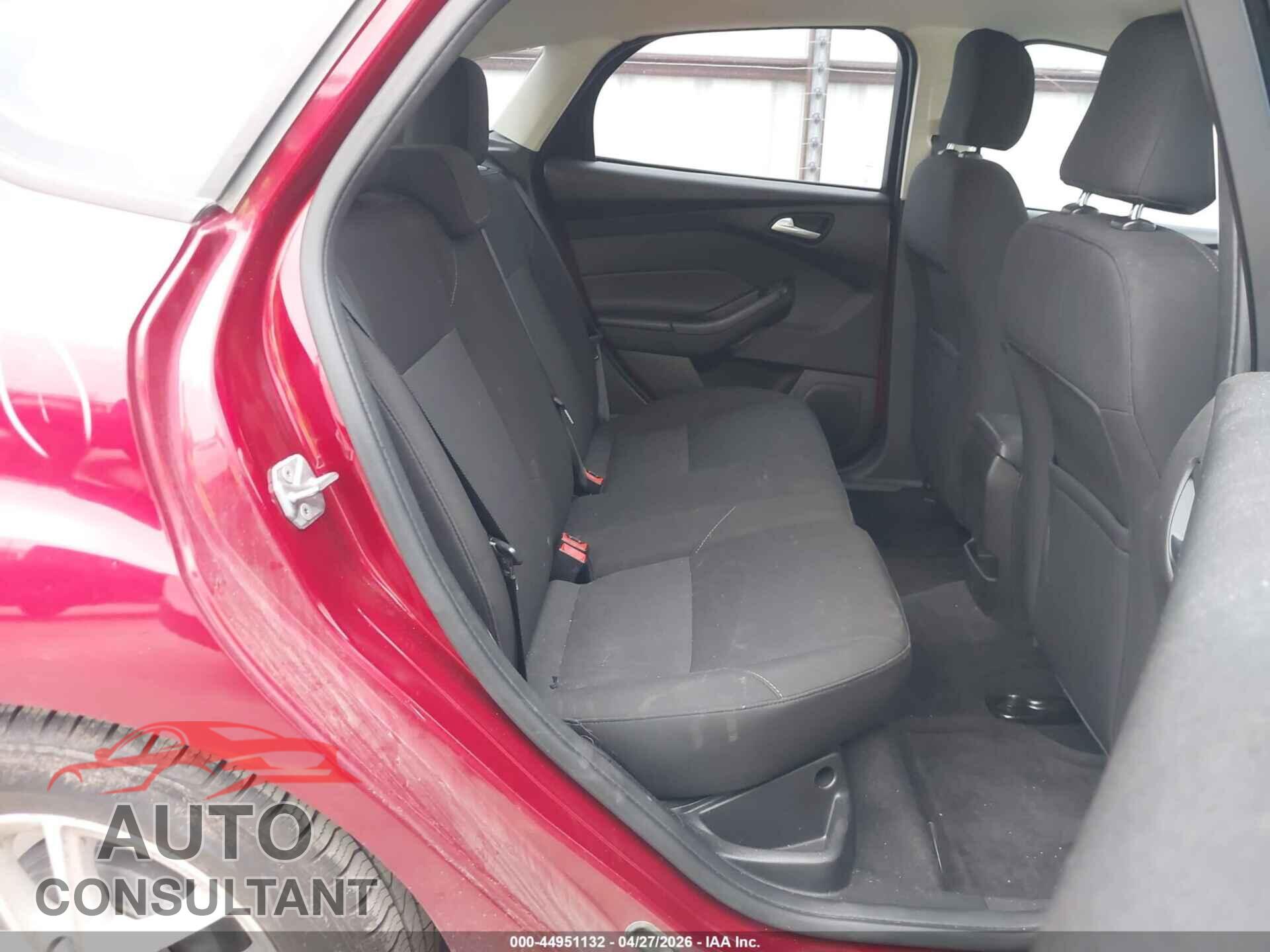 FORD FOCUS 2016 - 1FADP3K2XGL245027